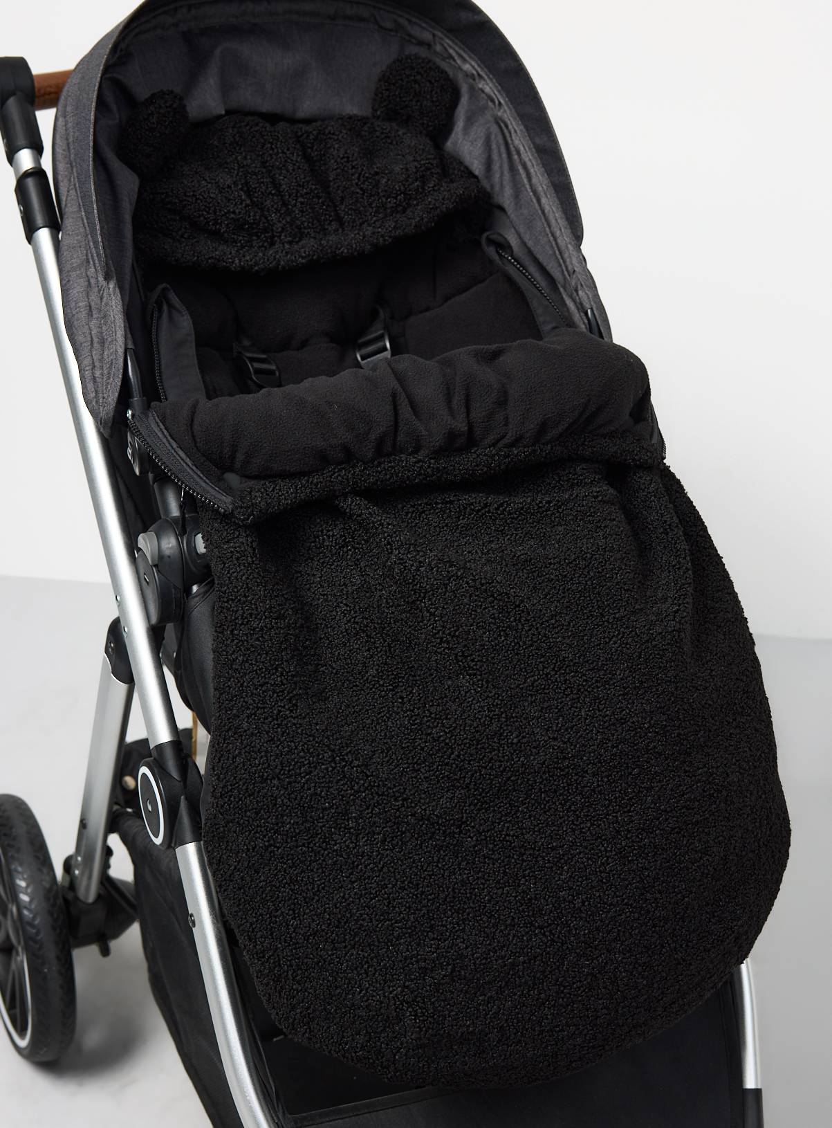 Black Borg Footmuff One Size - Image 1
