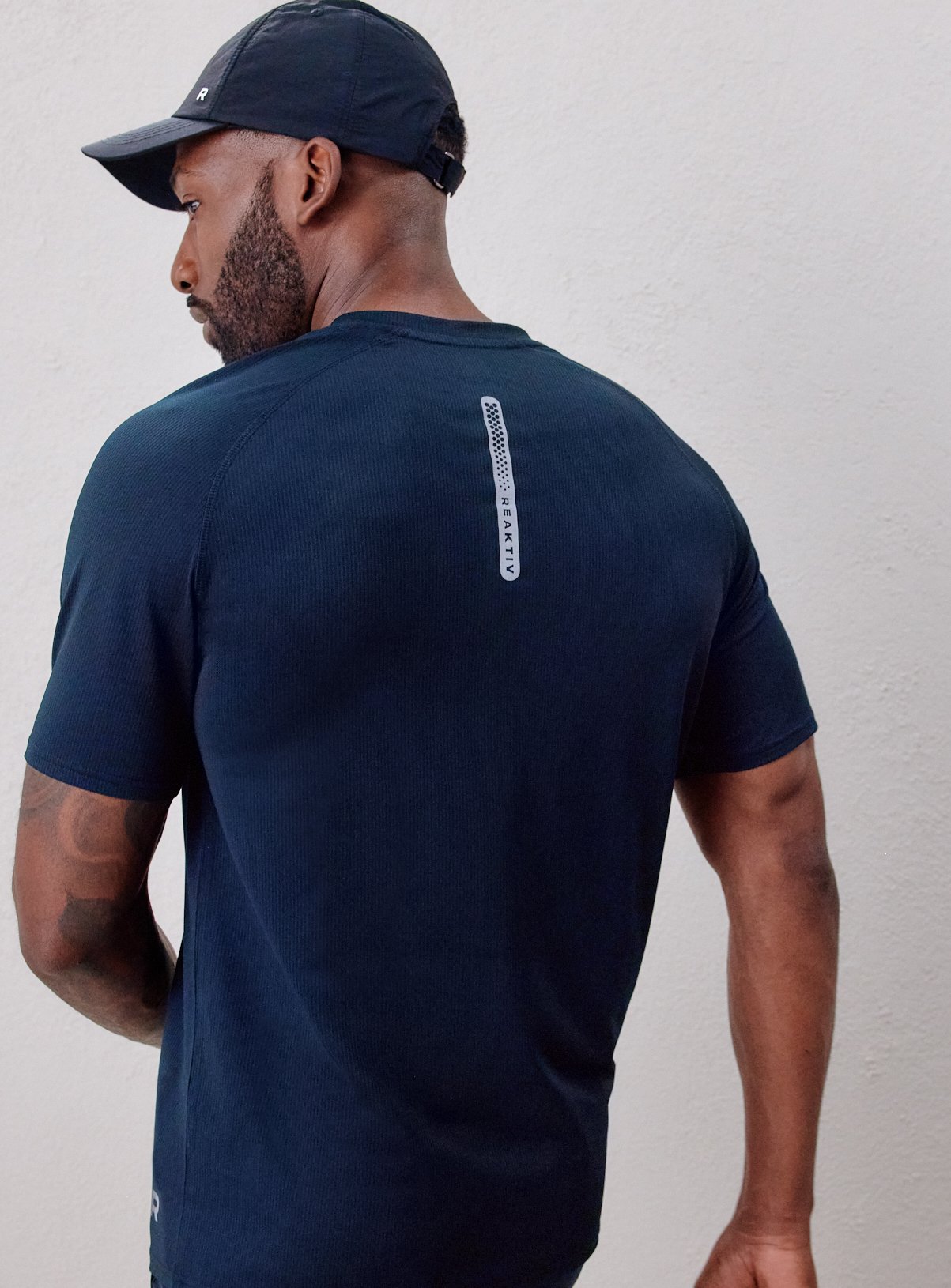 REAKTIV Black Performance Short Sleeve Tee M - Image 4 thumbnail
