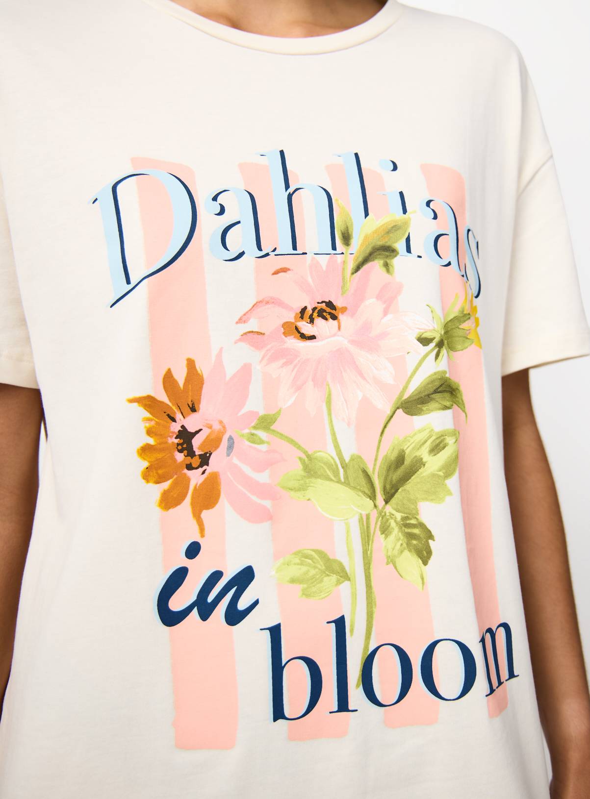 Cream Dahlia Graphic Sleep Tee M - Image 3