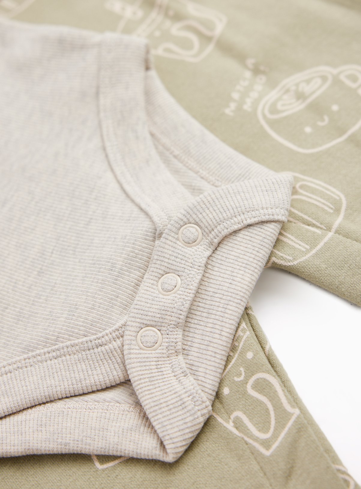 Matcha Dungaree & Bodysuit Set 9-12 months - Image 2 thumbnail