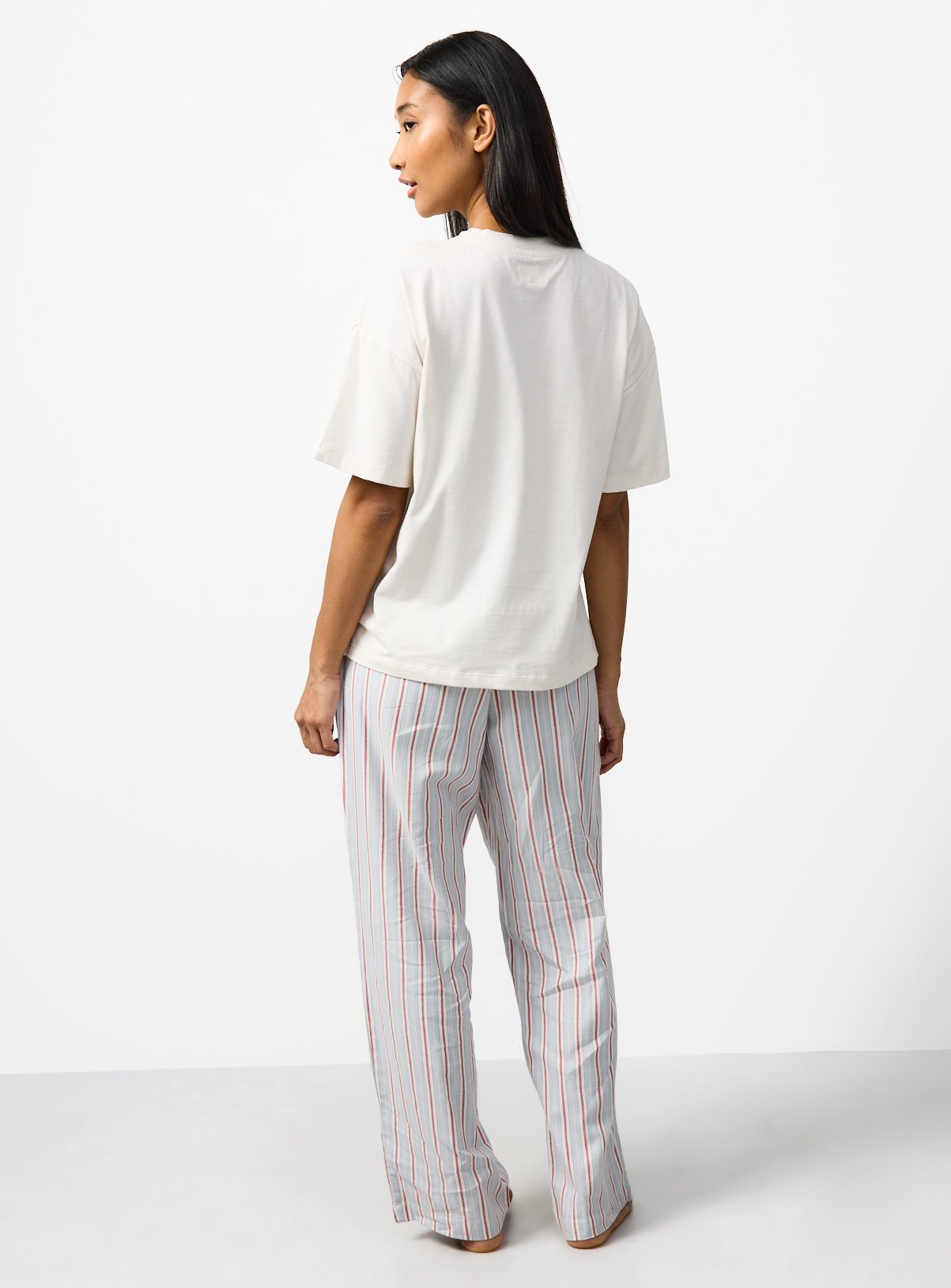 Home Is Where The Bra Isn't T-Shirt Pyjamas Set XL - Image 4 thumbnail