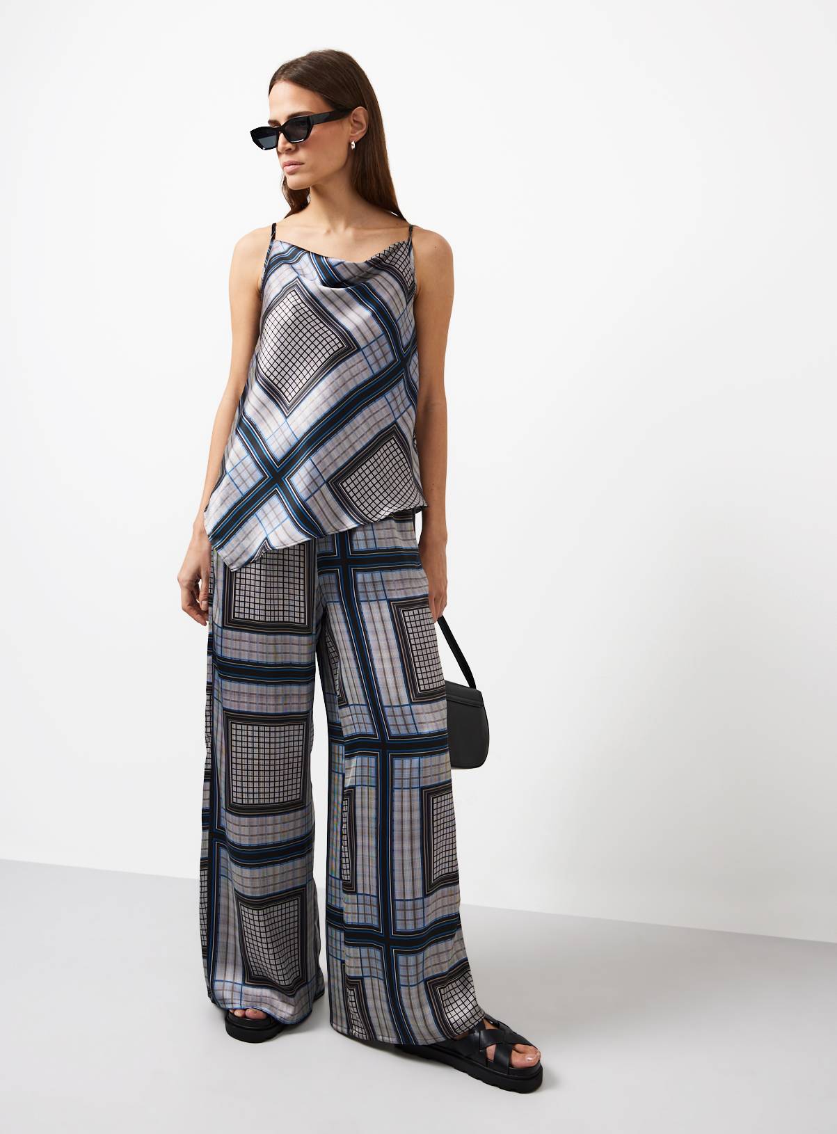 Navy Square Print Camisole Top 6 - Image 2