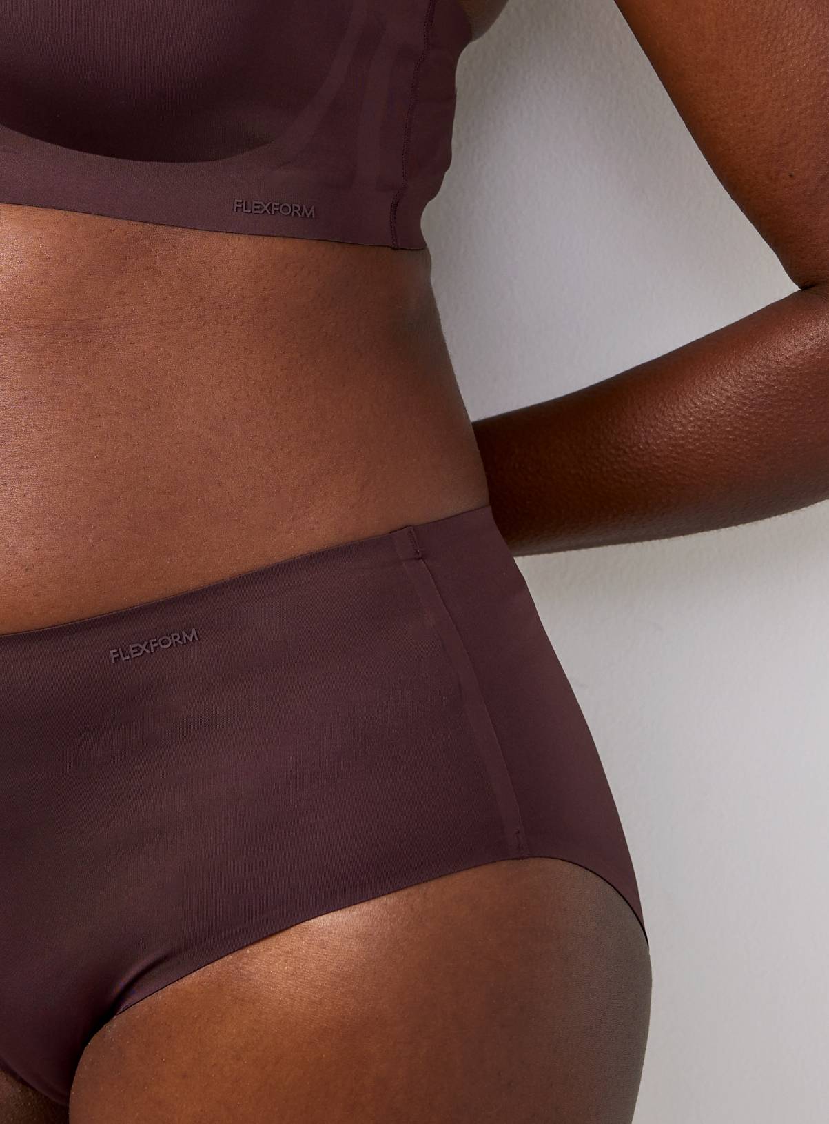 Brown Flexform™ Bonded Short Knickers 18 - Image 2
