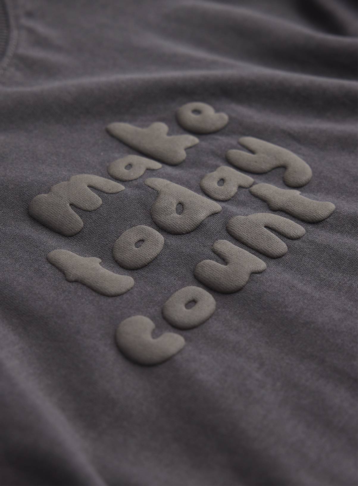 Charcoal Make Every Day Count Graphic T-Shirt 7-8 years - Image 2