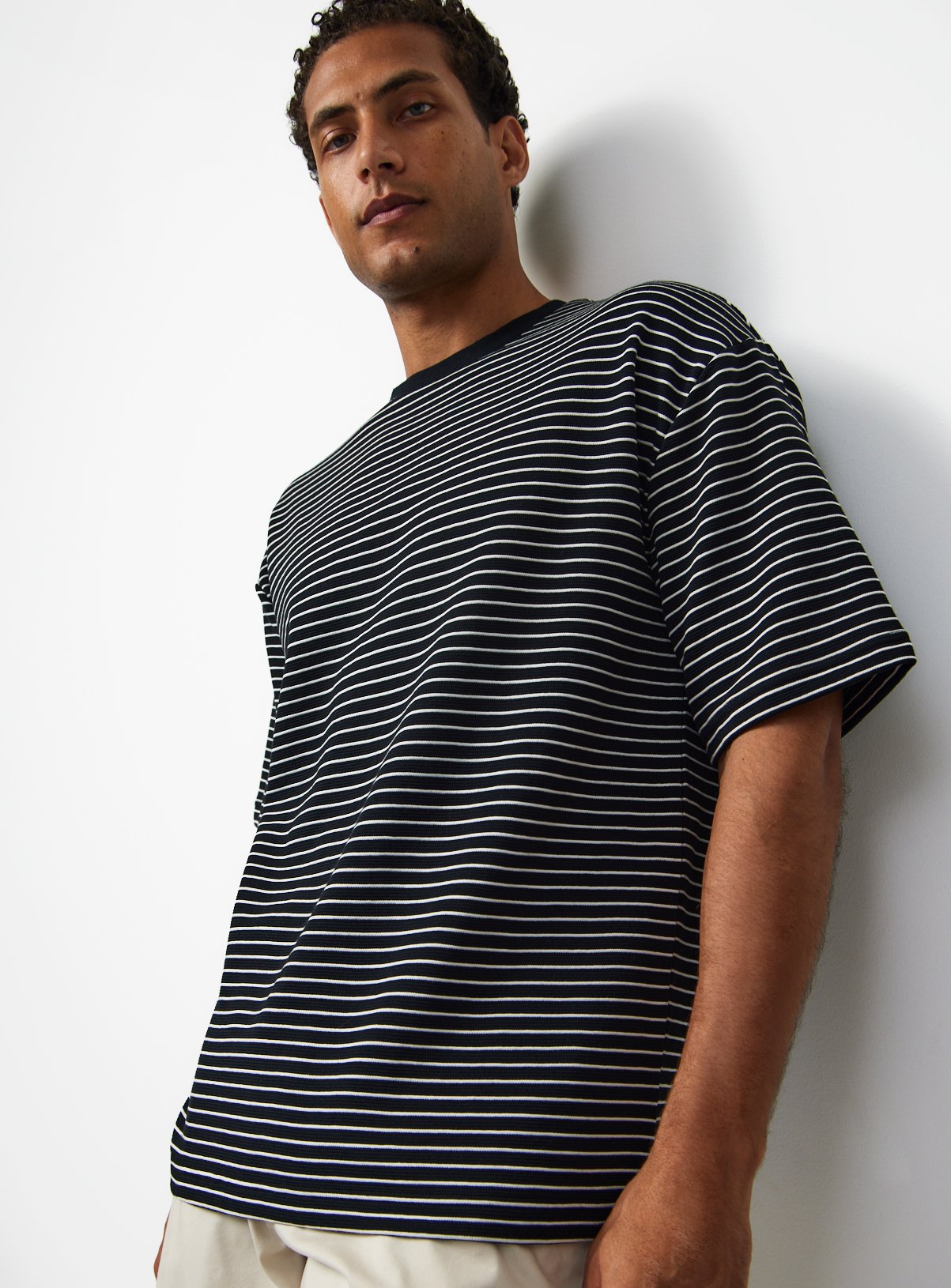 Mono Stripe Print Relaxed Fit T-Shirt XXL - Image 1 thumbnail