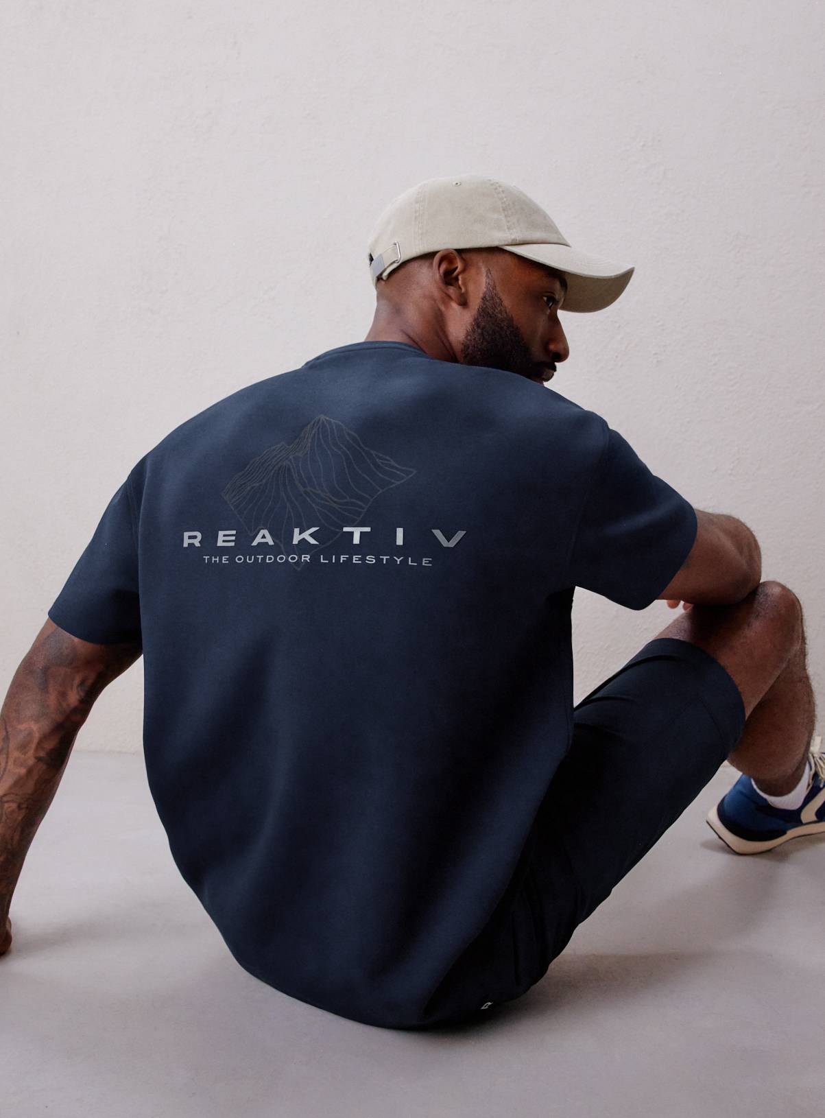 REAKTIV Navy Athleisure Graphic Tee M - Image 1