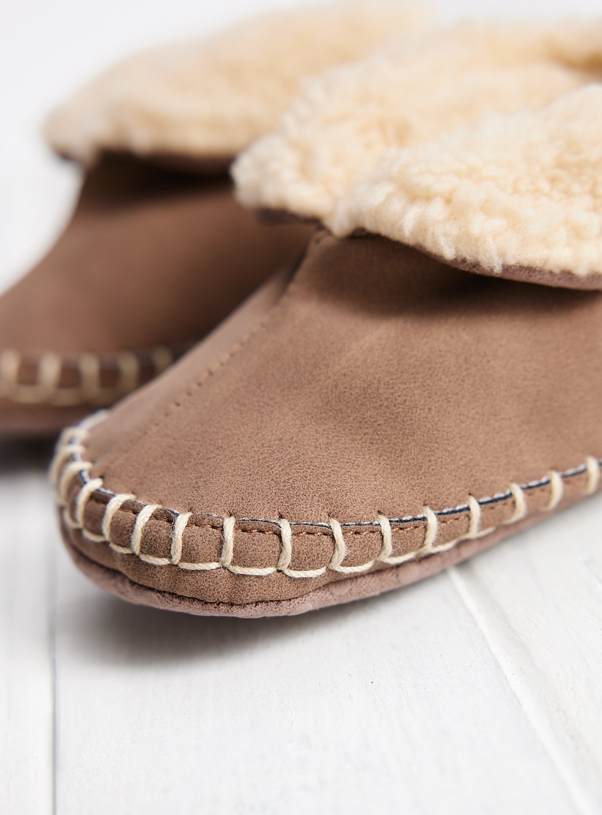 Brown Borg Bootie Style Slippers 12-18 months - Image 2 thumbnail