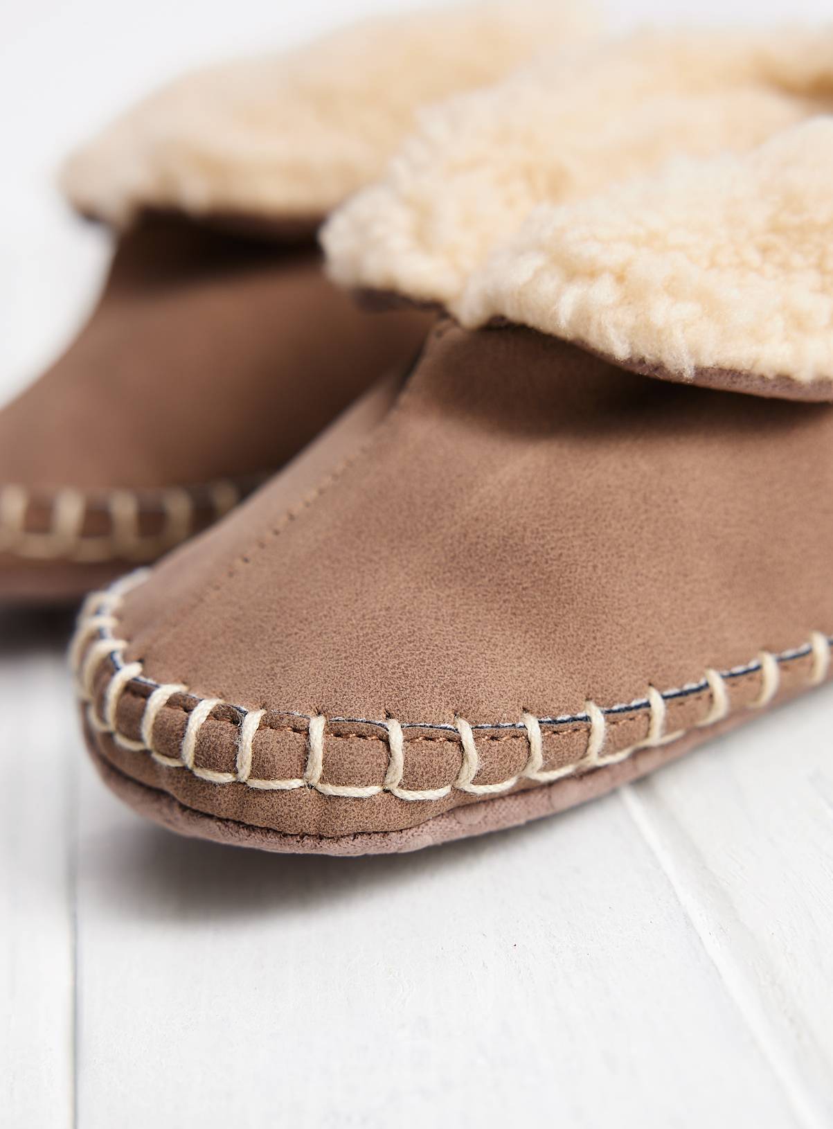 Brown Borg Bootie Style Slippers 12-18 months - Image 2
