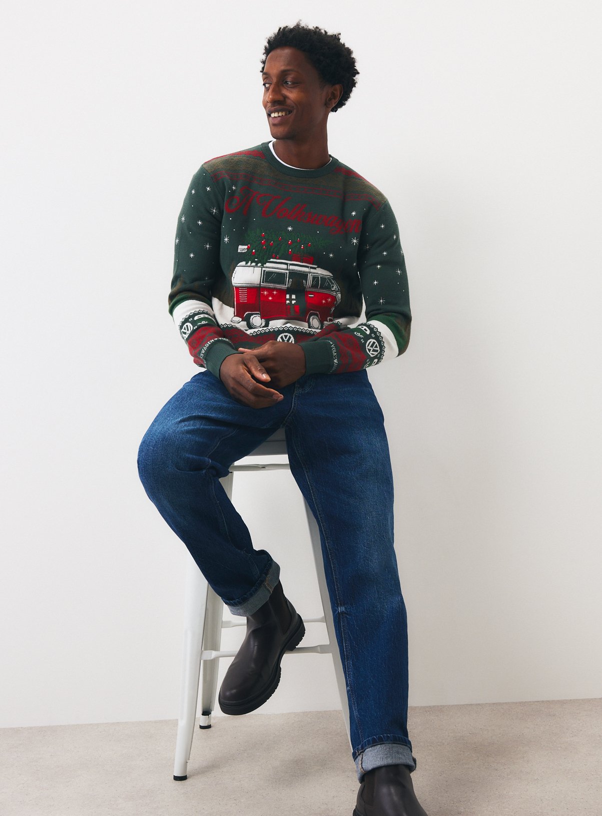 Volkswagen Christmas Jumper XL - Image 2 thumbnail