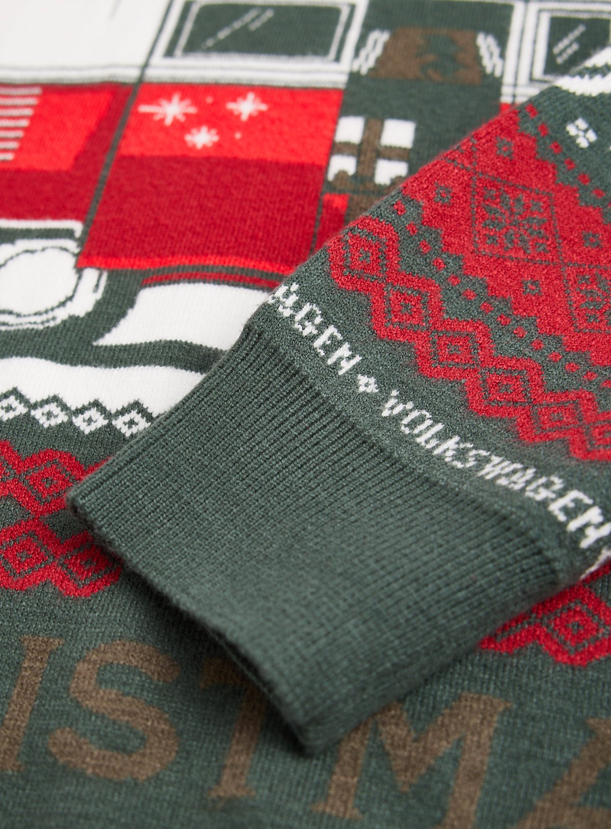 Volkswagen Christmas Jumper XL - Image 4 thumbnail