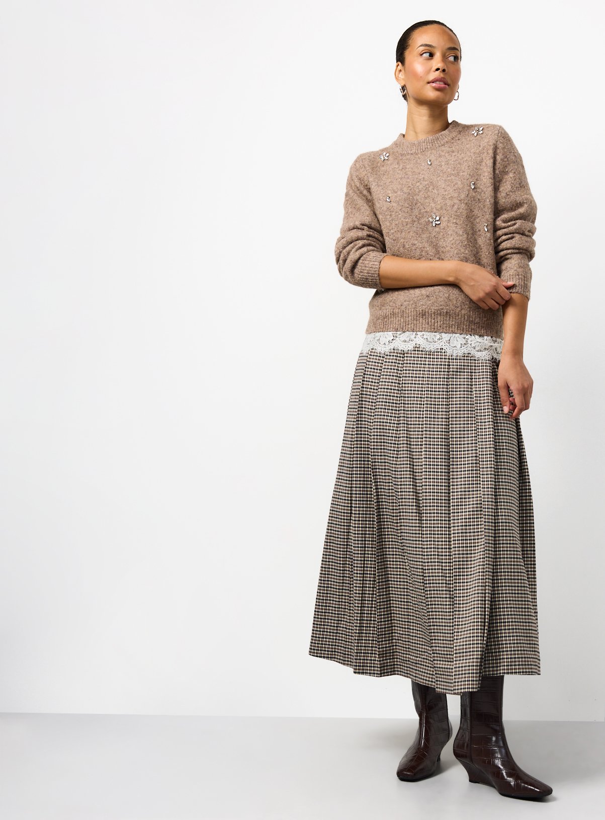 Brown Jewel Jumper M - Image 2 thumbnail
