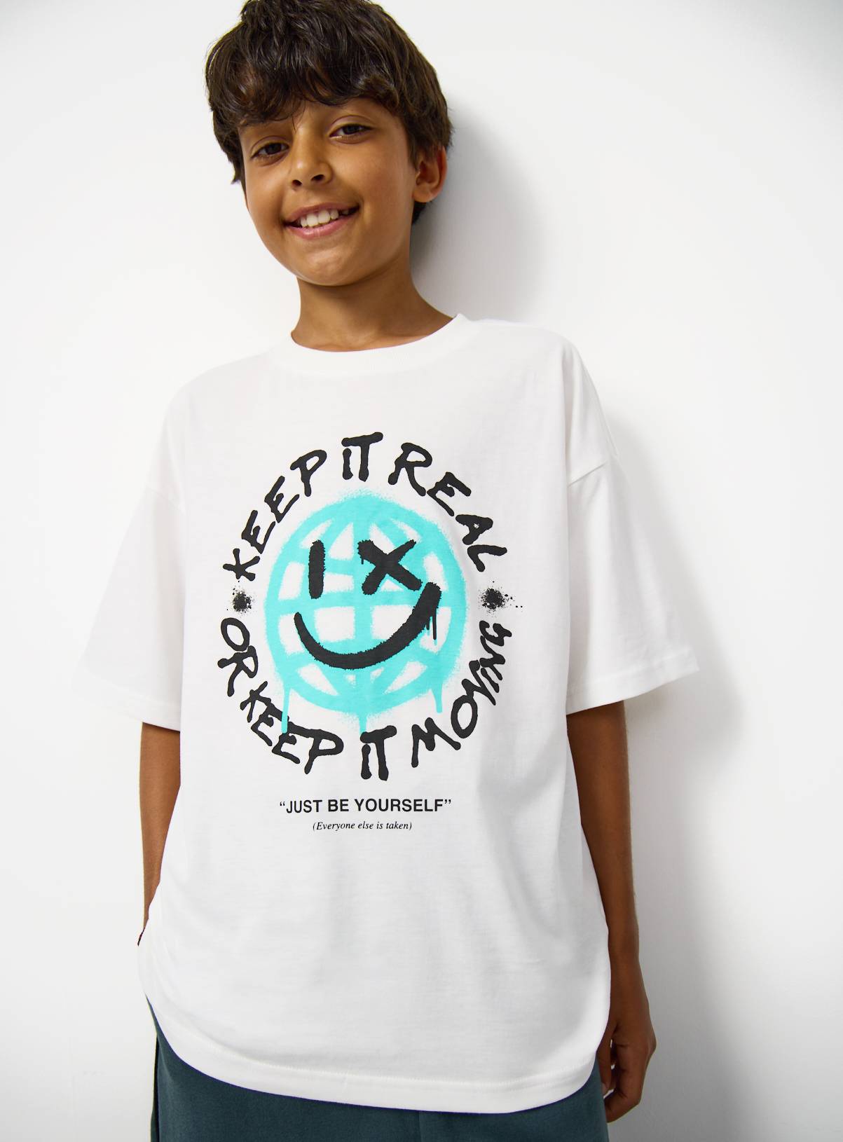 White Smiley Graphic T-Shirt 11 years - Image 1
