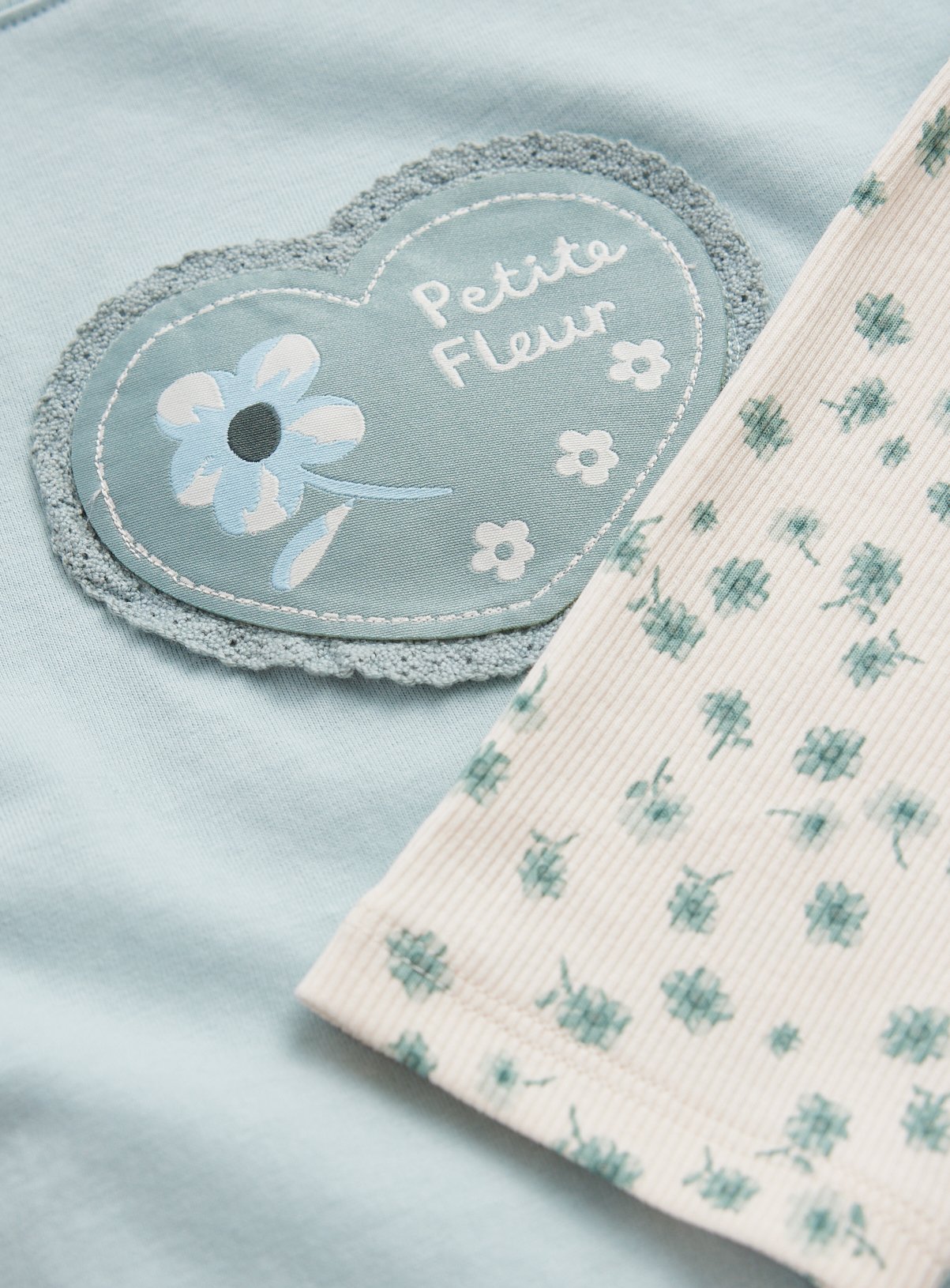 Green Embroidered Heart T-Shirt 7-8 years - Image 2 thumbnail