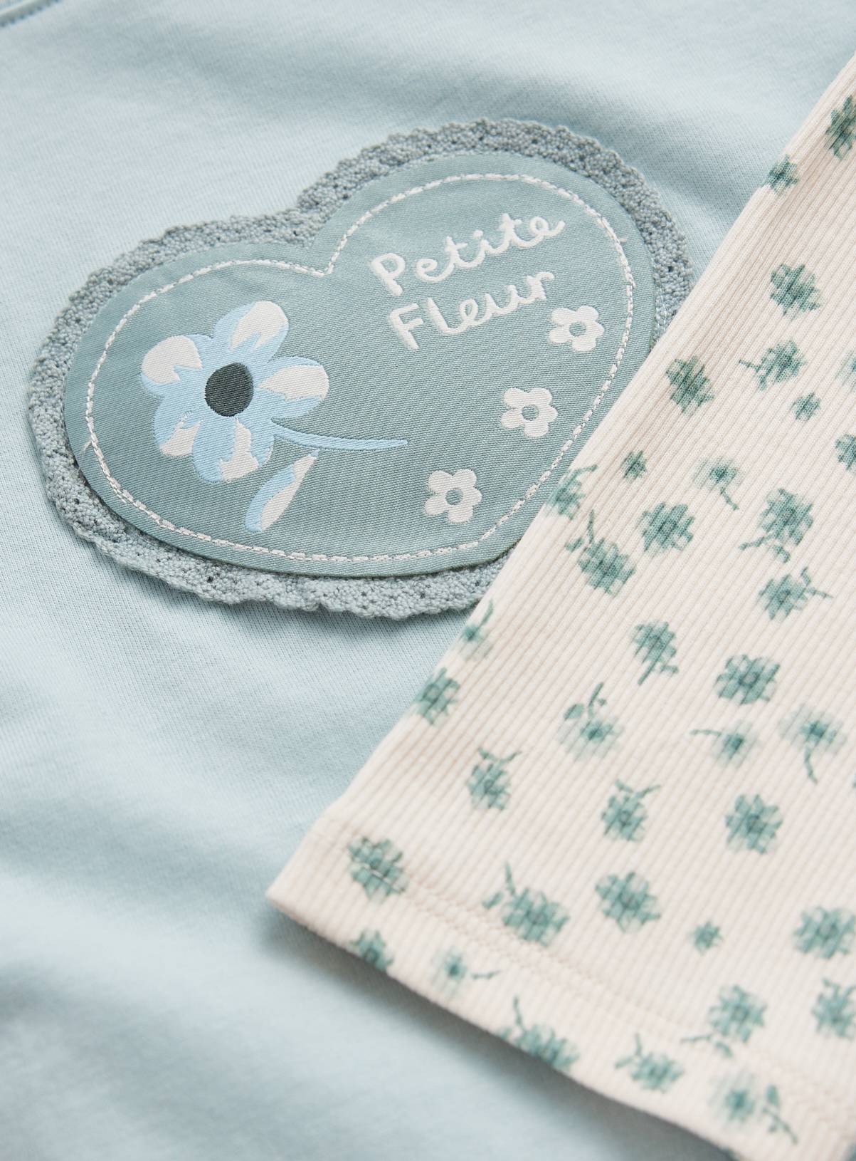 Green Embroidered Heart T-Shirt 7-8 years - Image 2