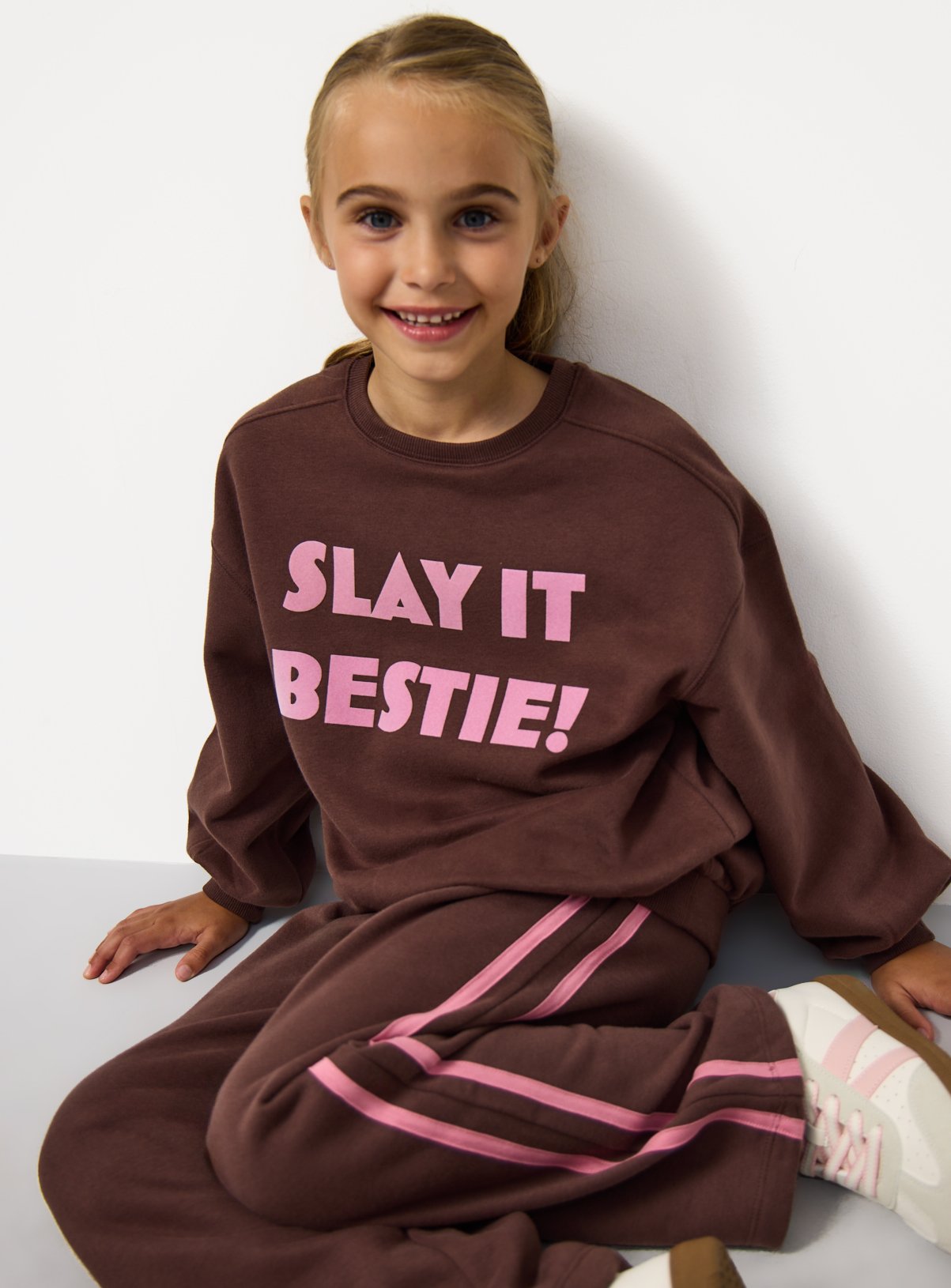 Brown Slay It Bestie Graphic Sweatshirt 11 years - Image 5 thumbnail