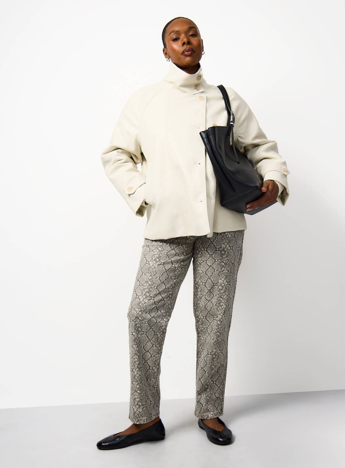 Cream PU Leather Funnel Neck Jacket L - Image 3