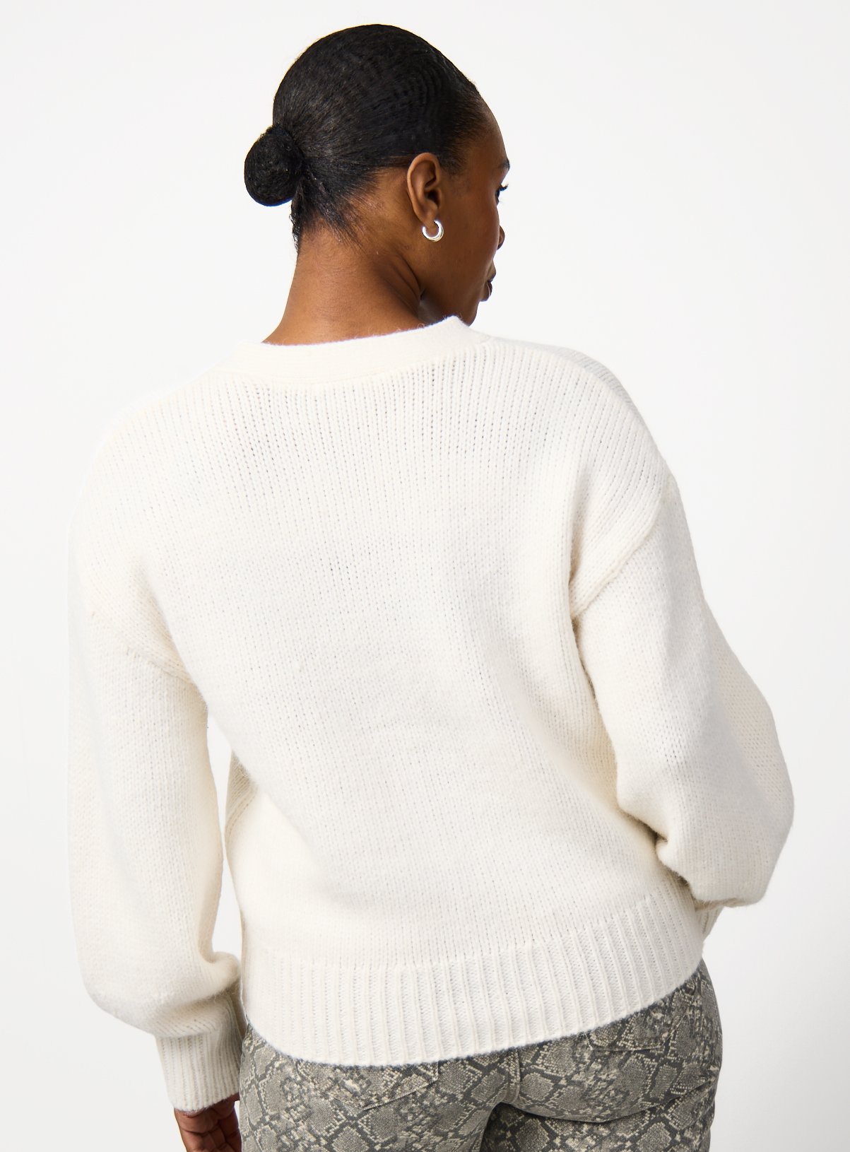 Cream Oversized Boxy Fit V Neck Cardigan M - Image 4 thumbnail