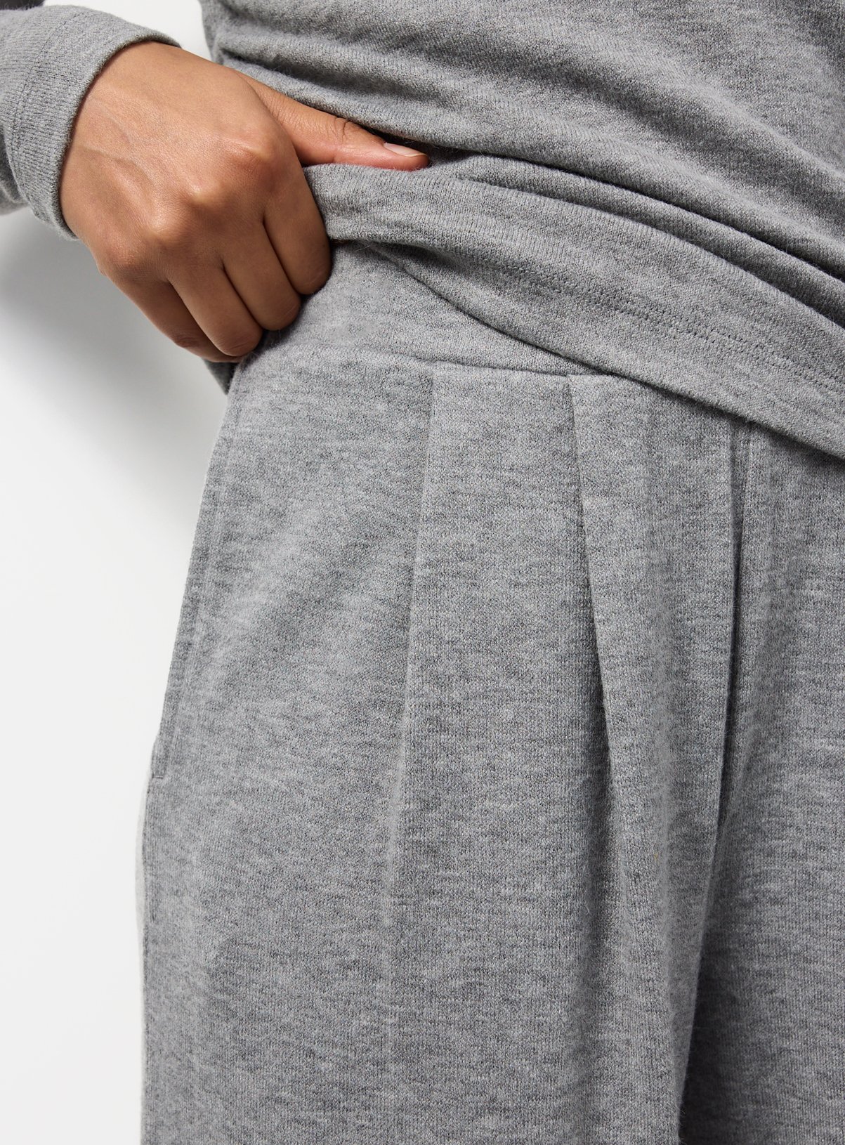 Grey Pleated Soft Touch Wide Leg Trousers M - Image 3 thumbnail