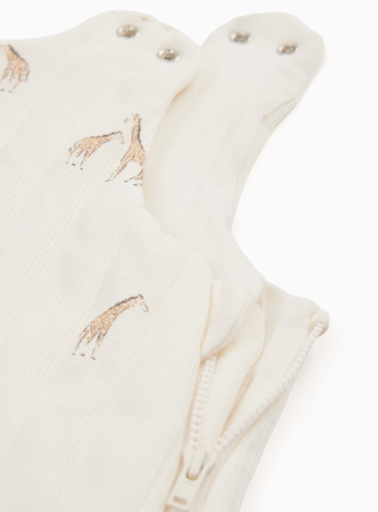 Cream Giraffe Print 2.5 Tog Sleeping Bag 6-12 months - Image 2 thumbnail