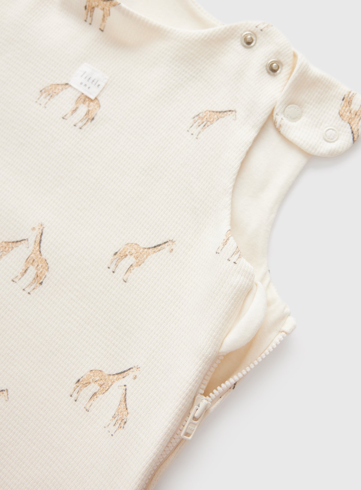 Cream Giraffe Print 0.5 Tog Sleeping Bag 12-18 months - Image 2 thumbnail
