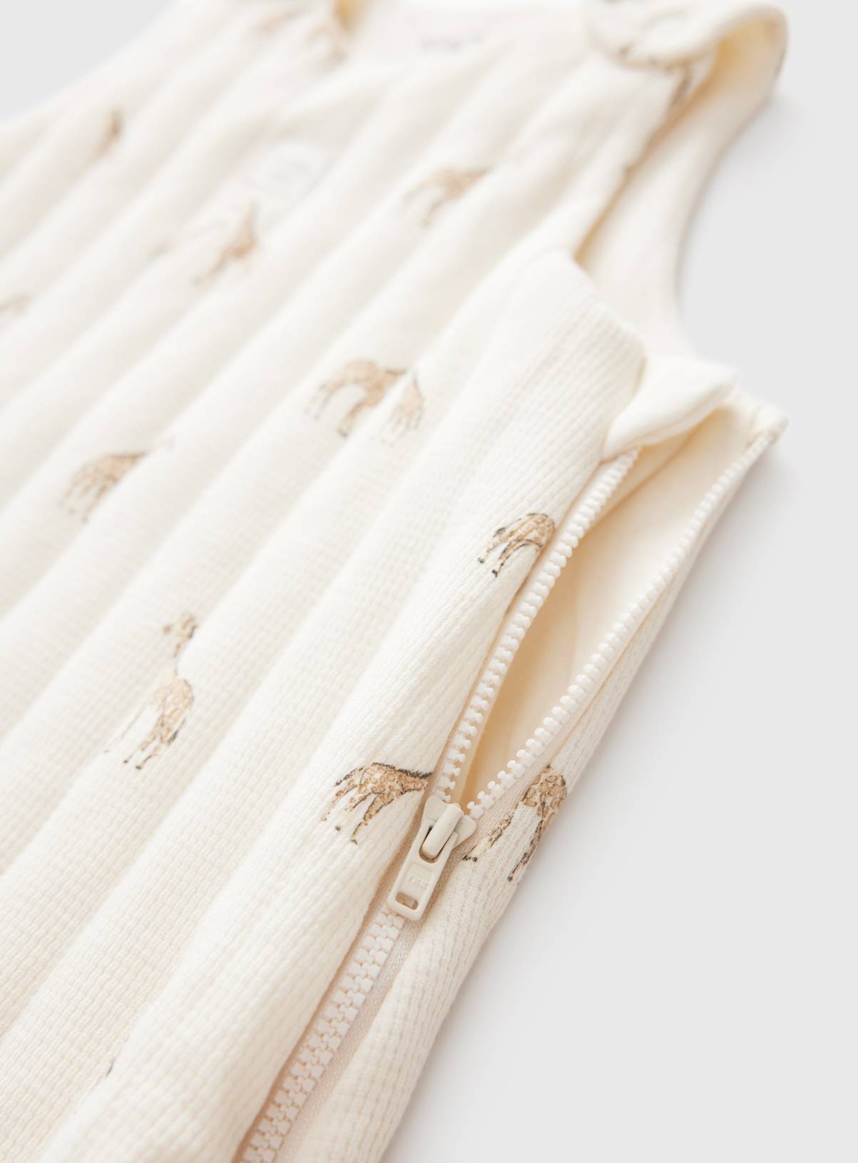 Cream Giraffe Print 1.5 Tog Sleeping Bag 18-24 months - Image 2