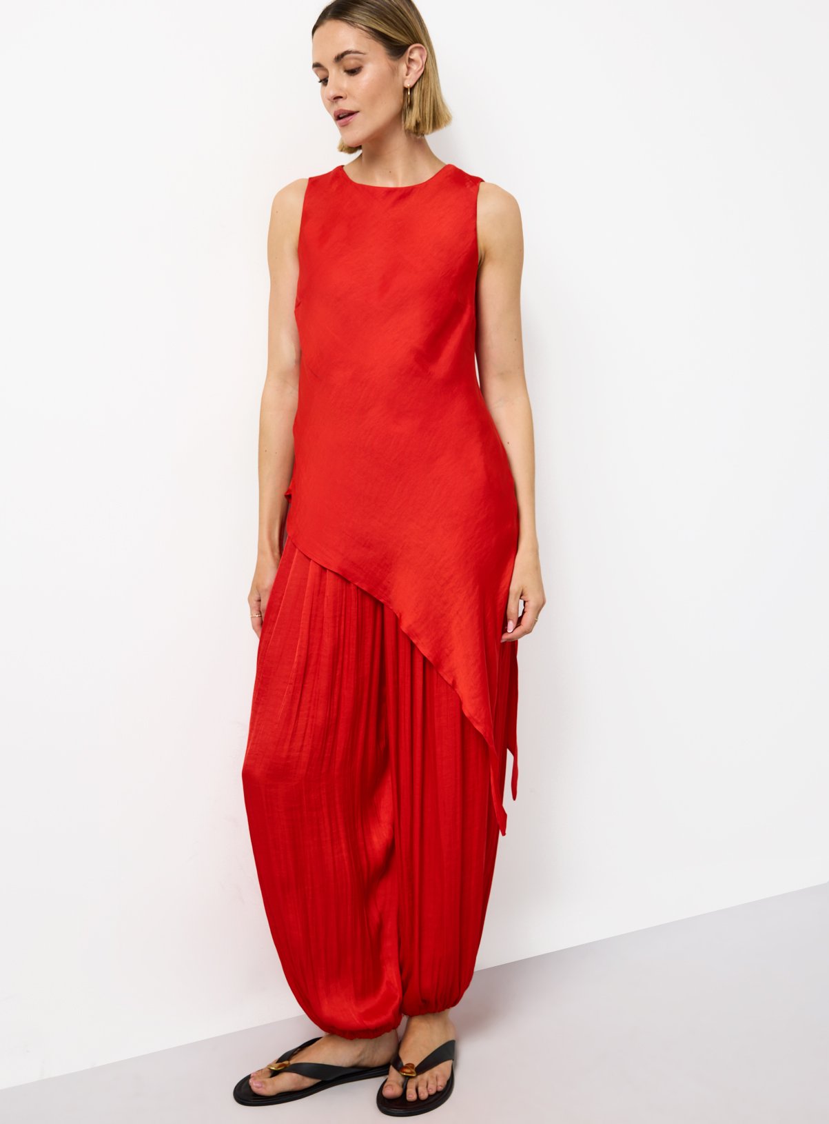 Red Satin Balloon Leg Co-ord Trousers 18 - Image 2 thumbnail