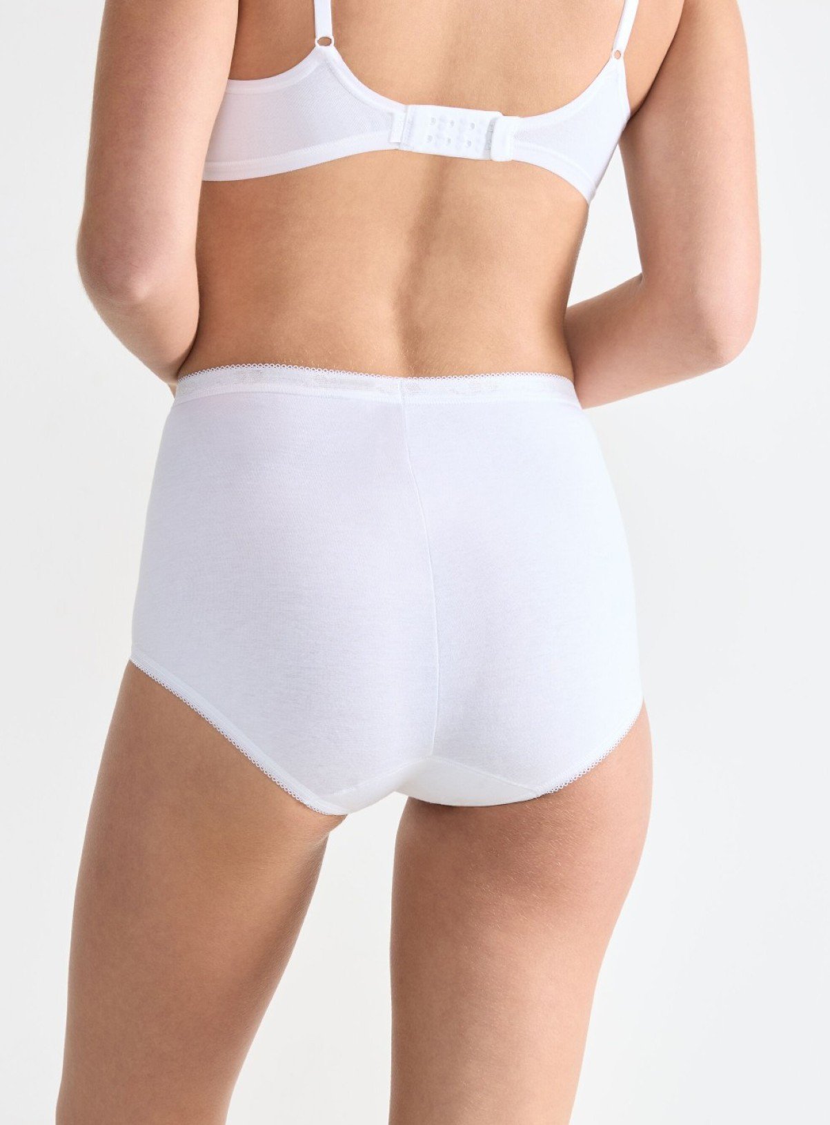 SLOGGI Sloggi Basic Maxi Knickers 3 Pack White 10 - Image 3 thumbnail