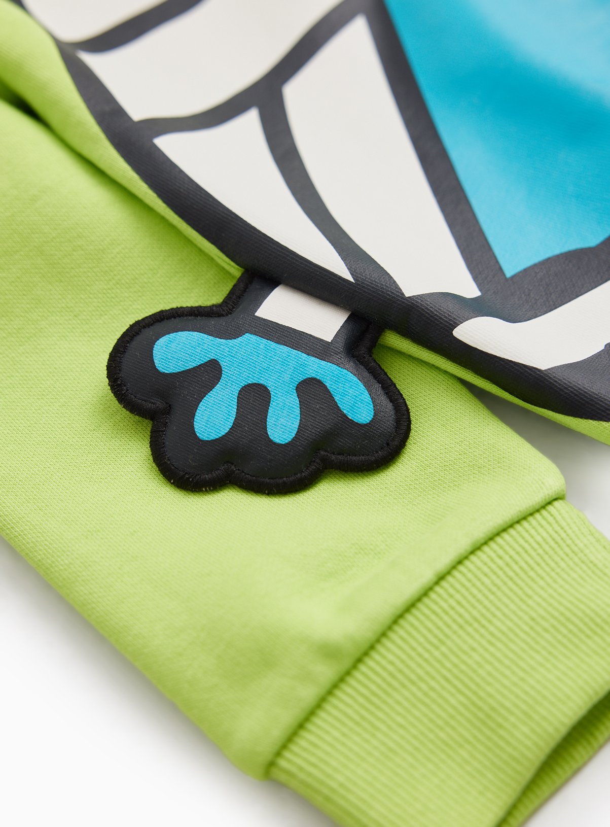 Green Mr Men and Little Miss Halloween Graphic Sweatshirt 7-8 years - Image 2 thumbnail