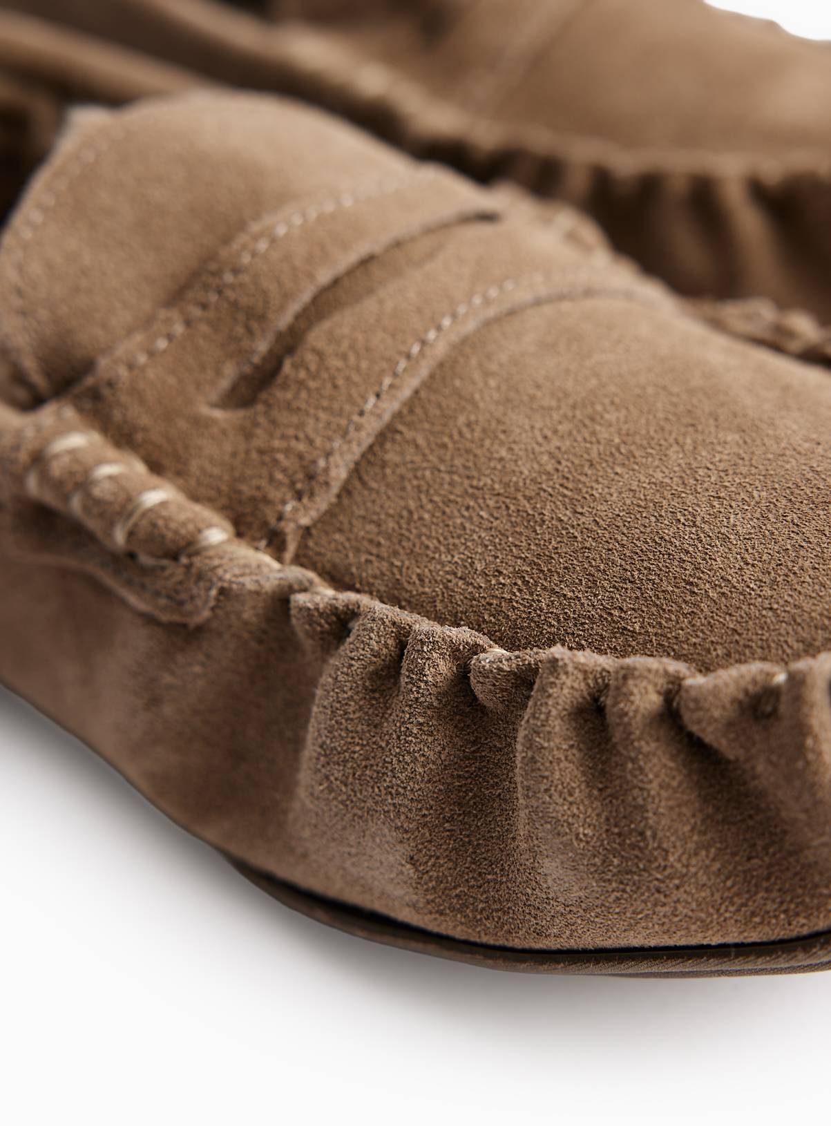 TOTES Taupe Suede Moccasin Slippers 7 - Image 3