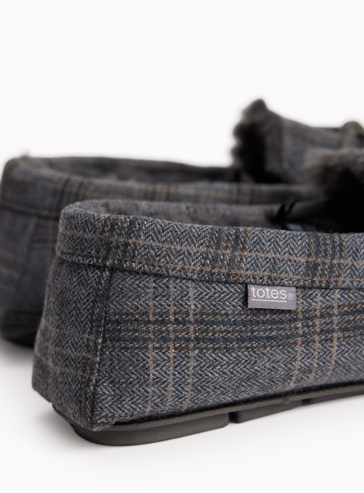TOTES Grey Herringbone Moccasin Slippers 10 - Image 4 thumbnail