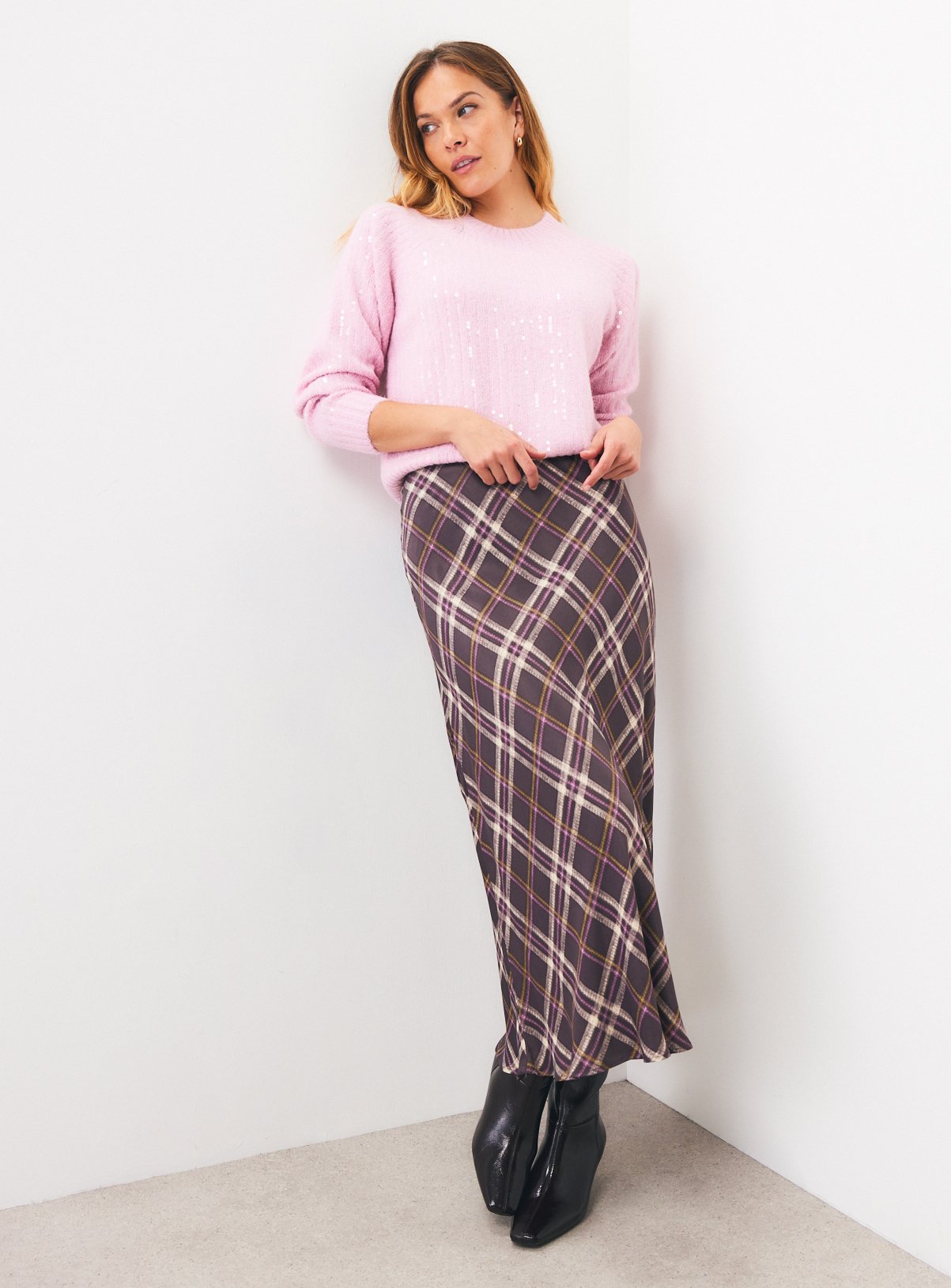 Pink Sequin Embroidered Crewneck Knitted Jumper M - Image 2 thumbnail