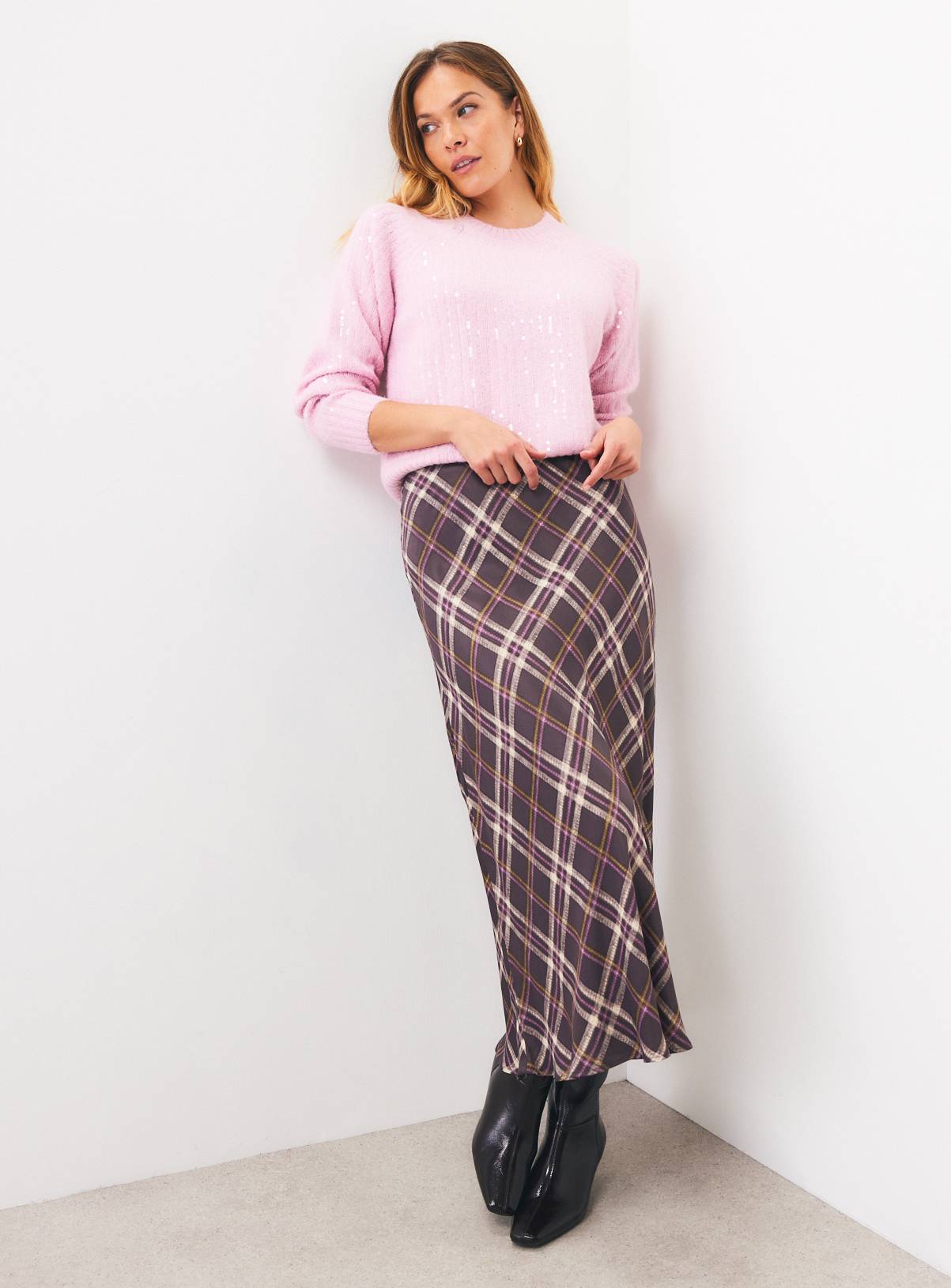 Pink Sequin Embroidered Crewneck Knitted Jumper M - Image 2