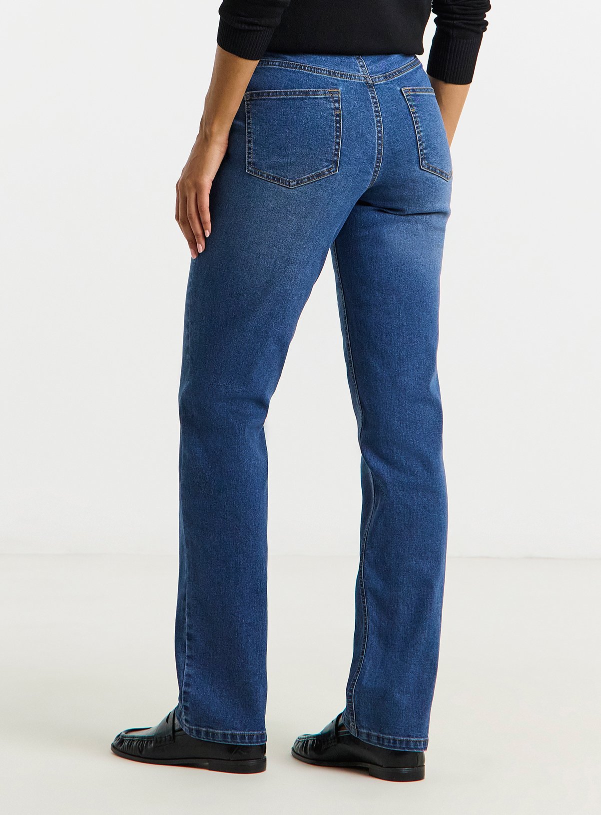 SIMPLY BE Western 24/7 Straight Leg Jeans 32R - Image 2 thumbnail