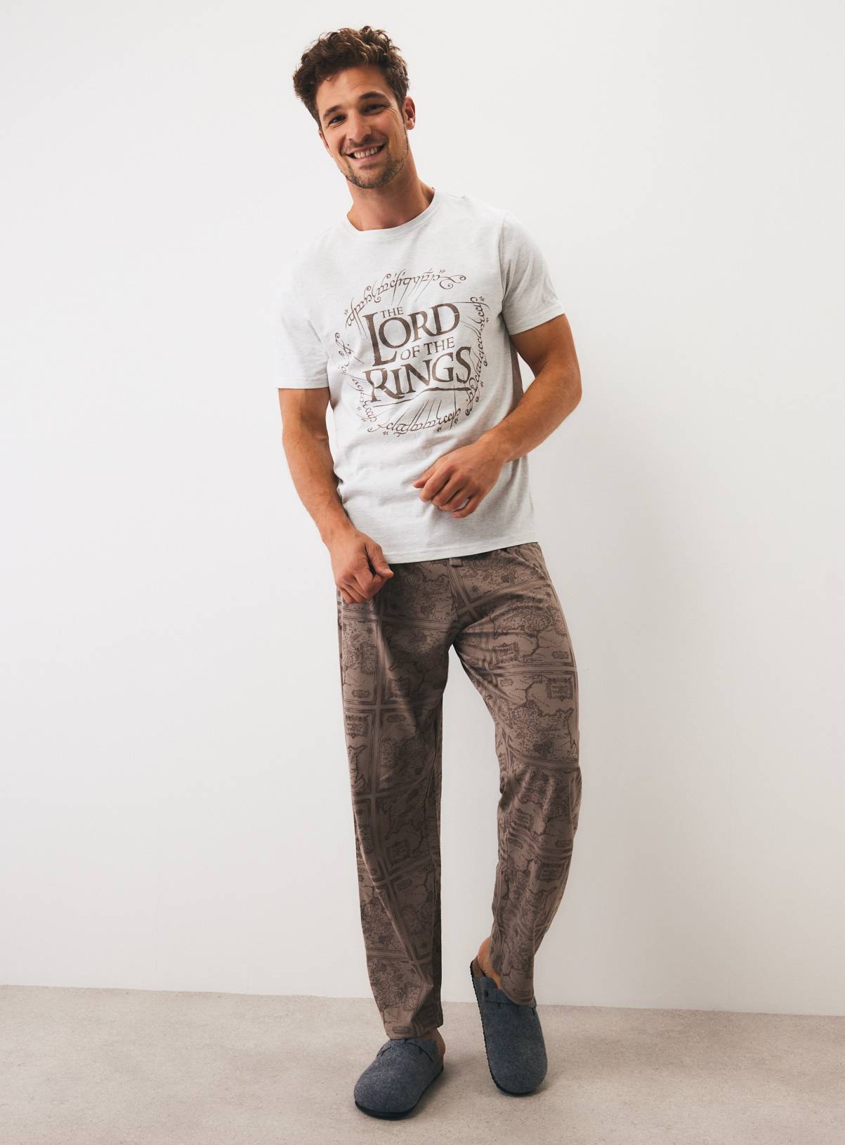 Neutral Lord of the Rings Pyjama Set XL - Image 1