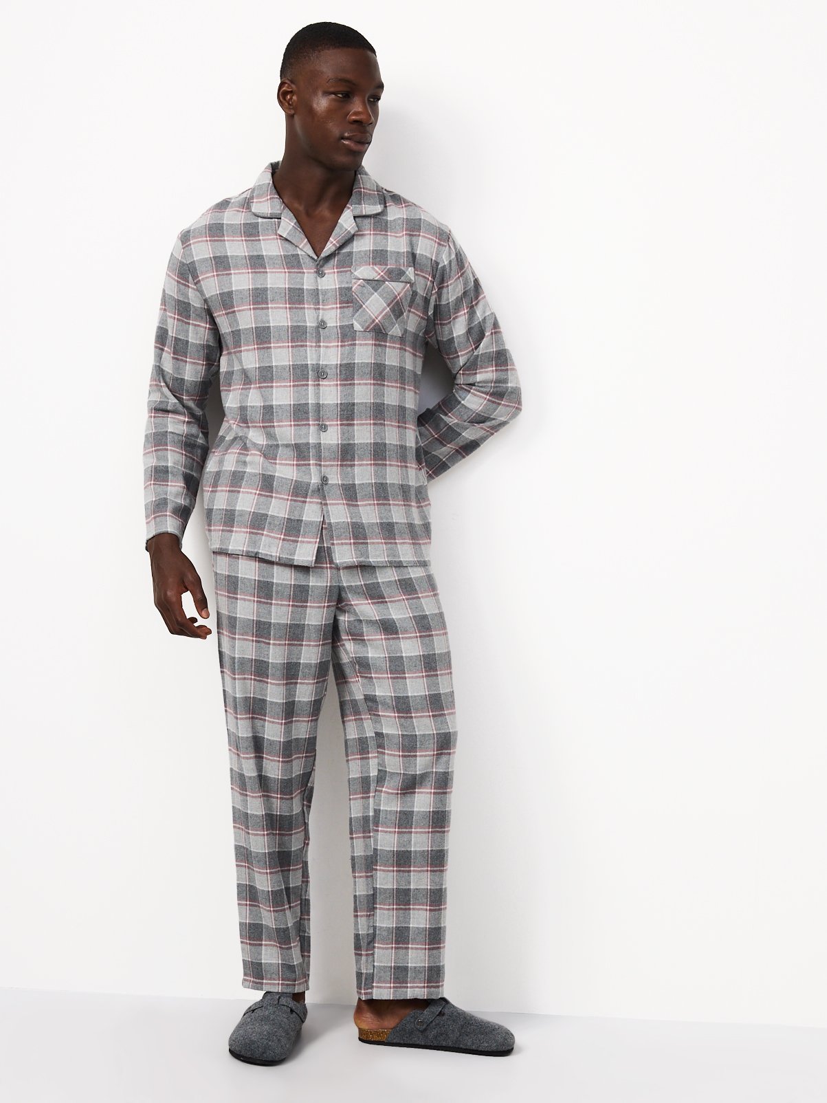 Men’s Traditional Checked Pyjamas 2 Piece Set XXL - Image 1 thumbnail