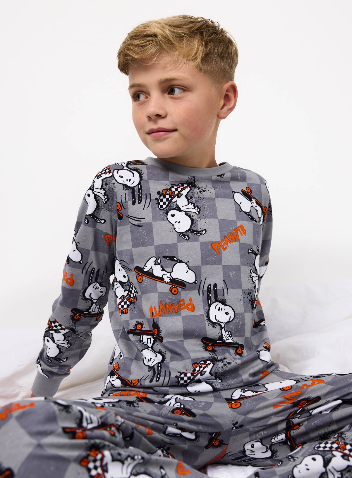 Snoopy All Over Peanut Print Pyjama Set 9-10 years - Image 1