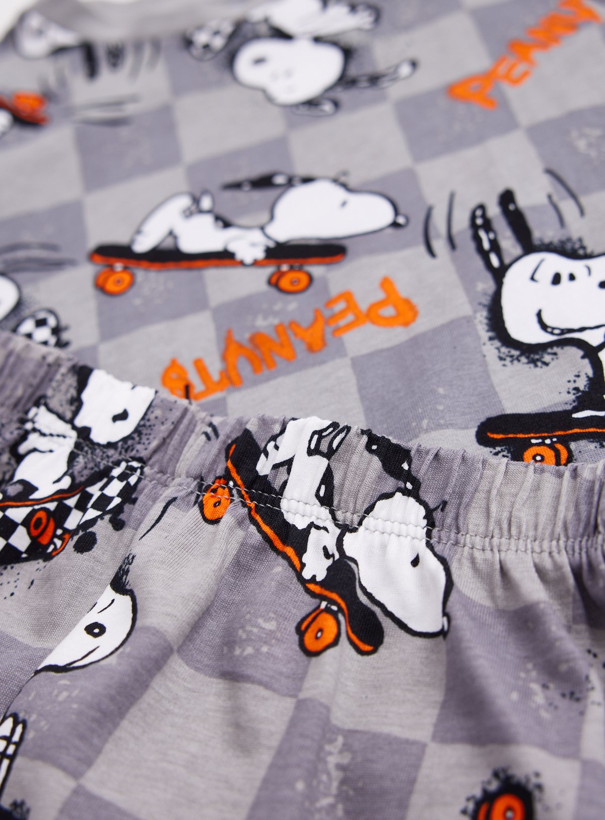 Snoopy All Over Peanut Print Pyjama Set 9-10 years - Image 4 thumbnail