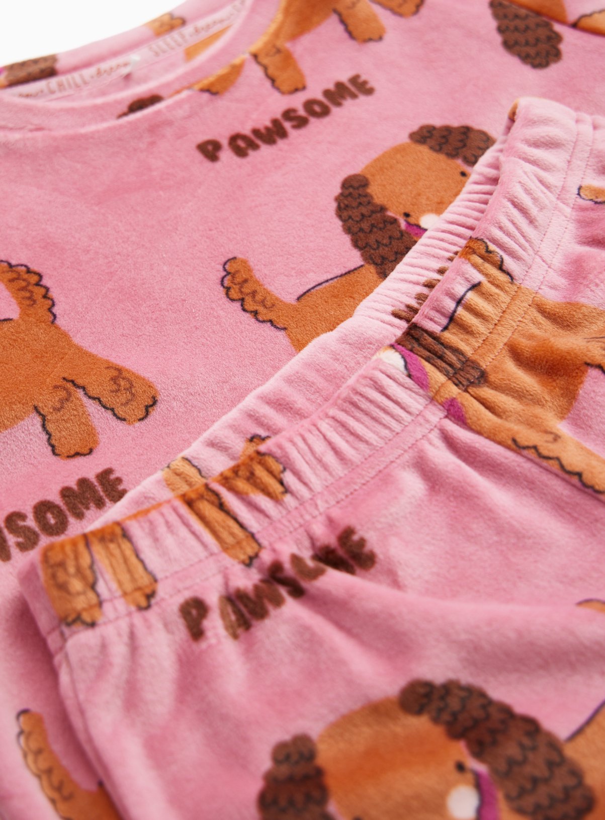 Pink Slinky Sausage Dog 2-Piece Pyjama Set 4-5 years - Image 2 thumbnail