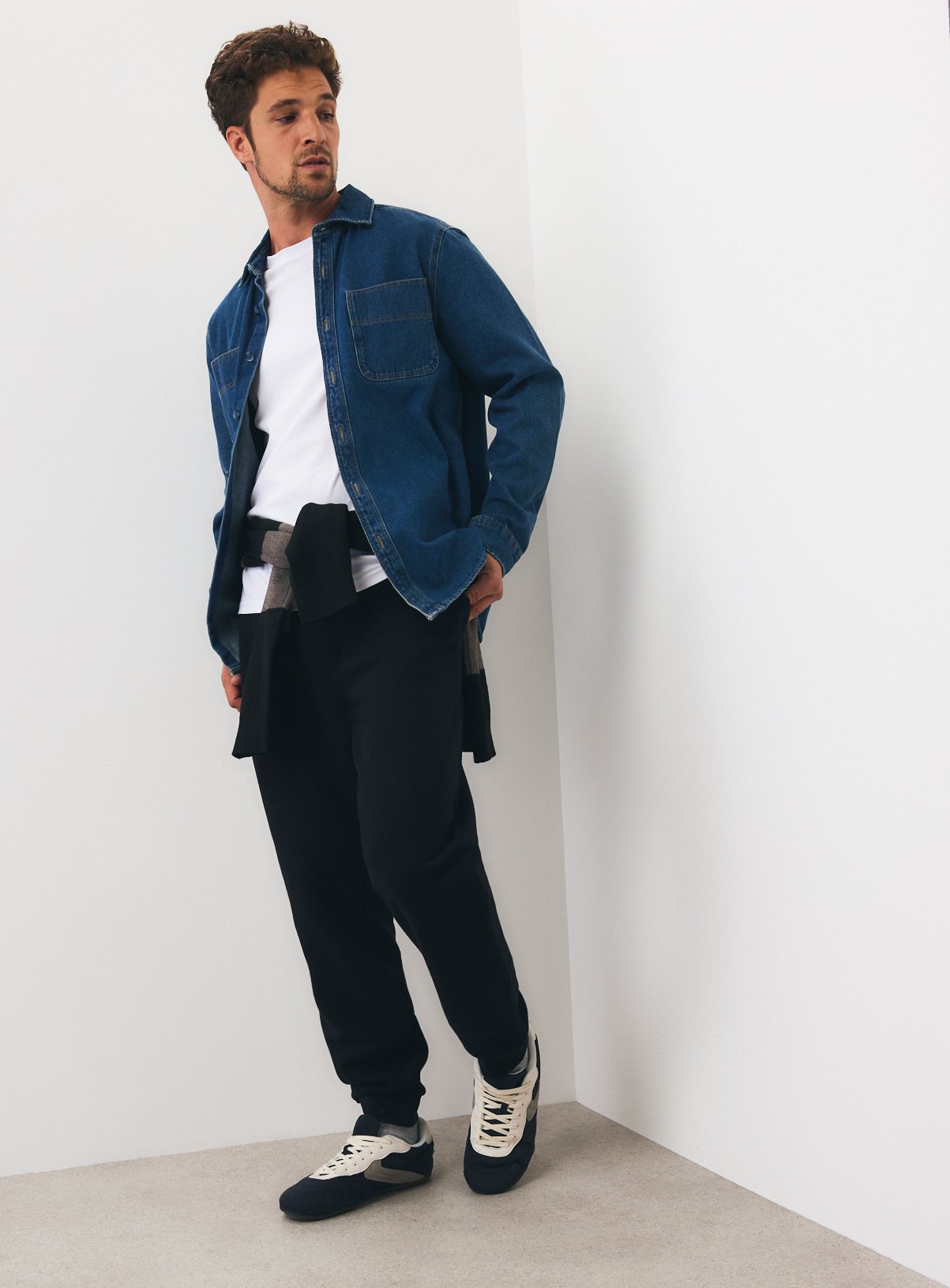 Ultimate Regular Fit Black Jogging Bottoms XXXXL - Image 2 thumbnail