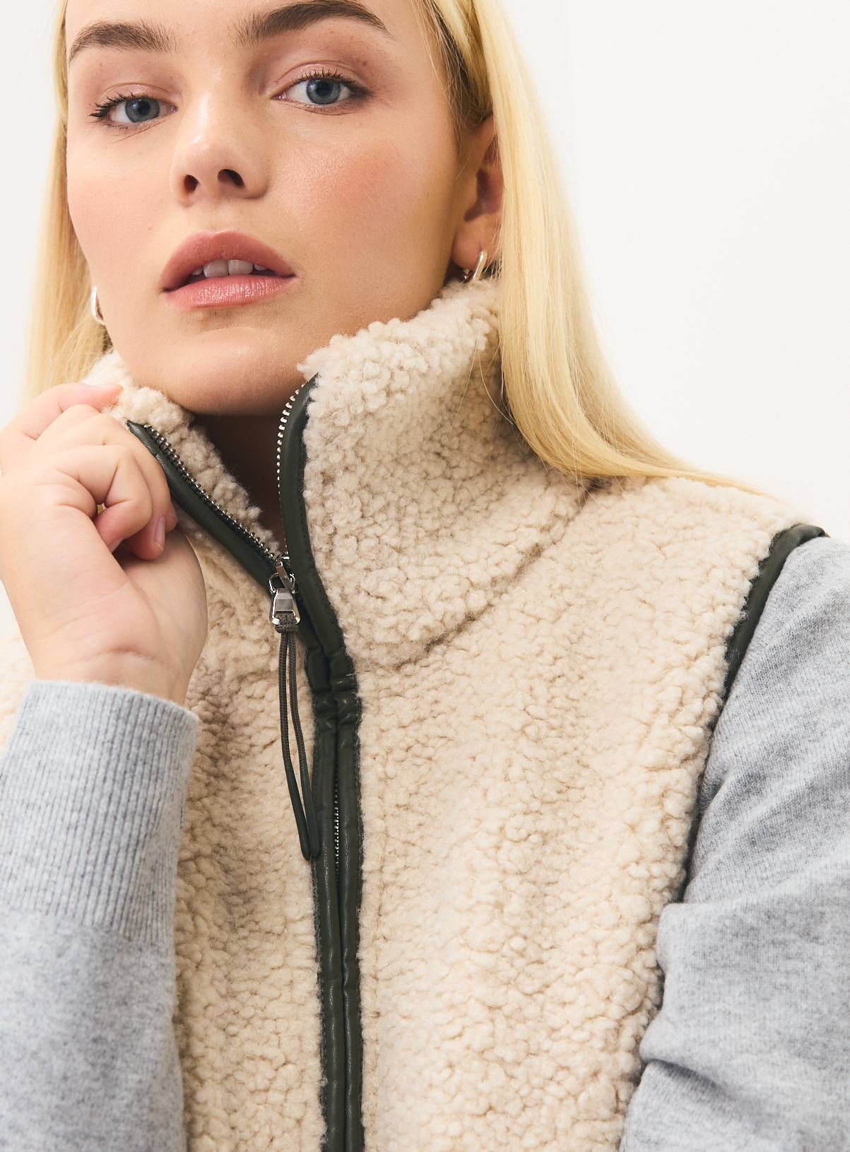 Cream Borg Zip Through Gilet L - Image 1
