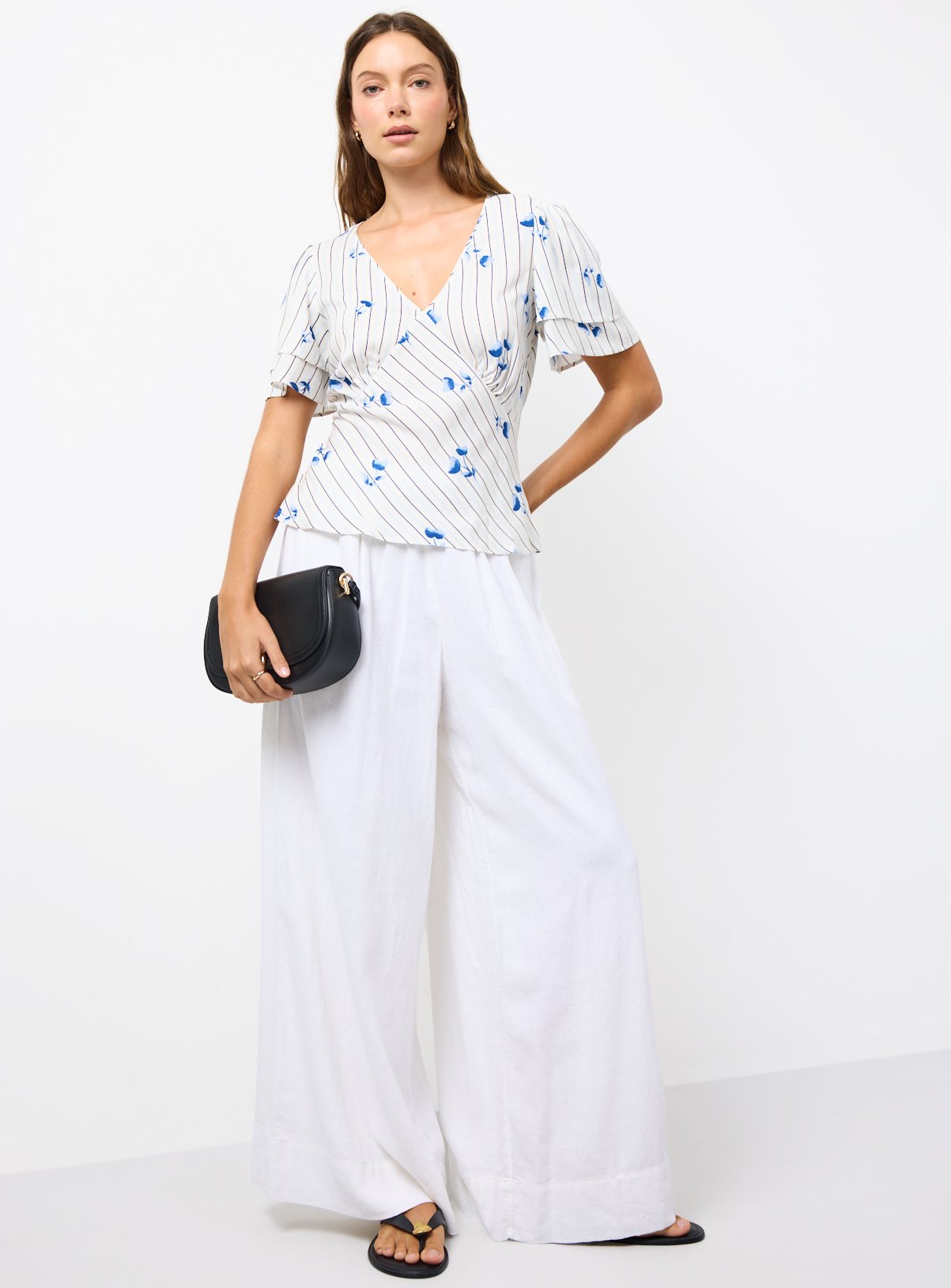 Cream & Blue Floral Printed Short Sleeve Tie Back Top 22 - Image 2 thumbnail