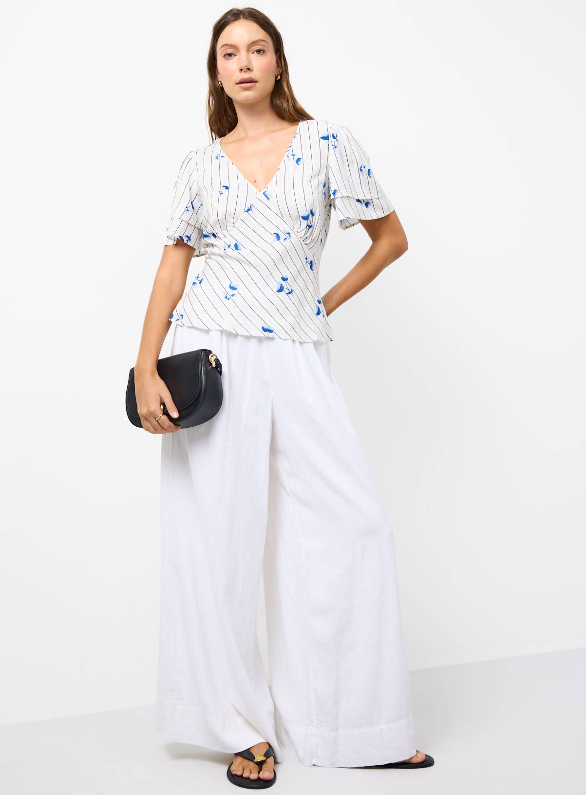 Cream & Blue Floral Printed Short Sleeve Tie Back Top 22 - Image 2