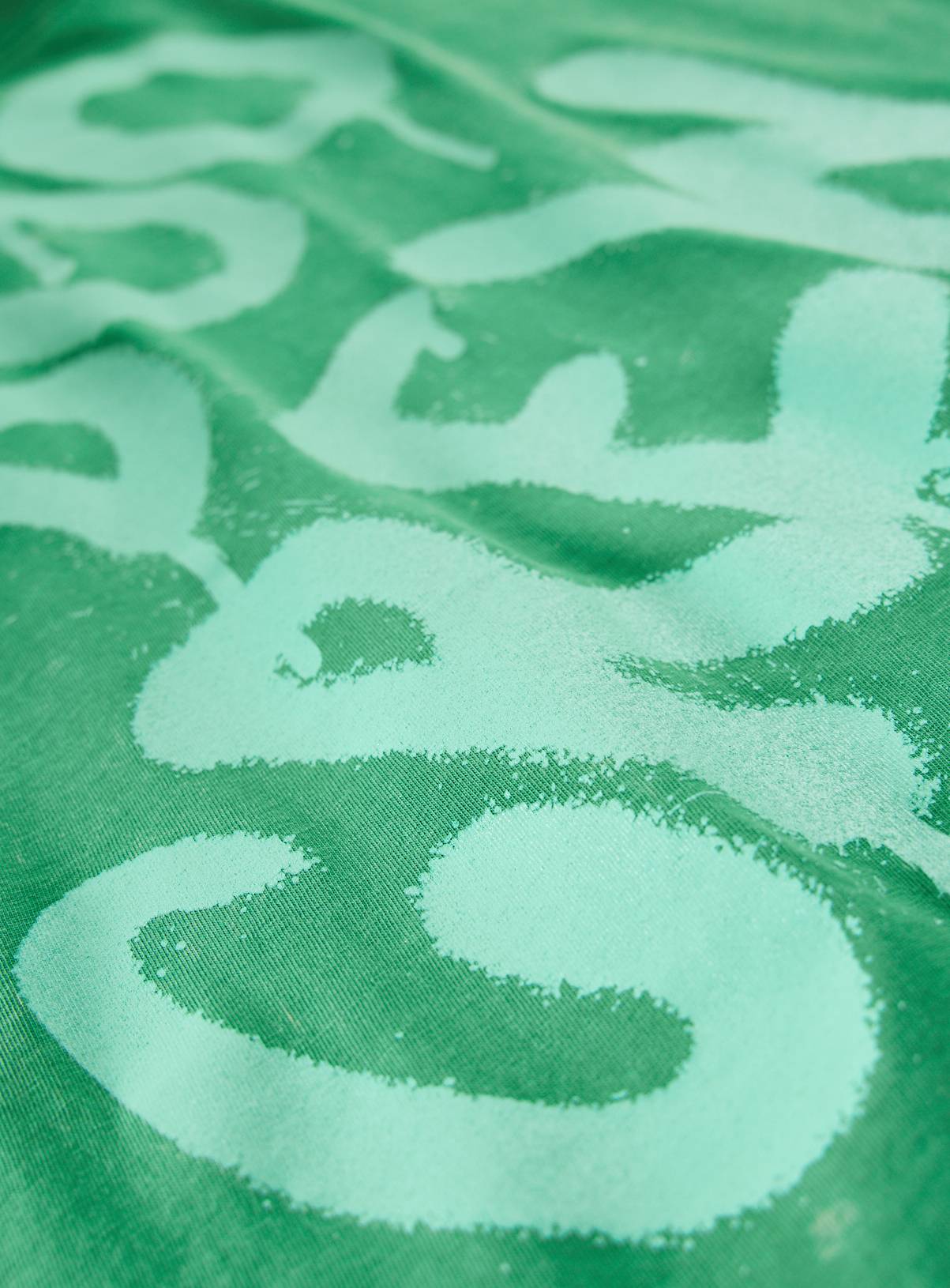 Green Halloween Boo Crew Graphic T-Shirt 7 years - Image 4