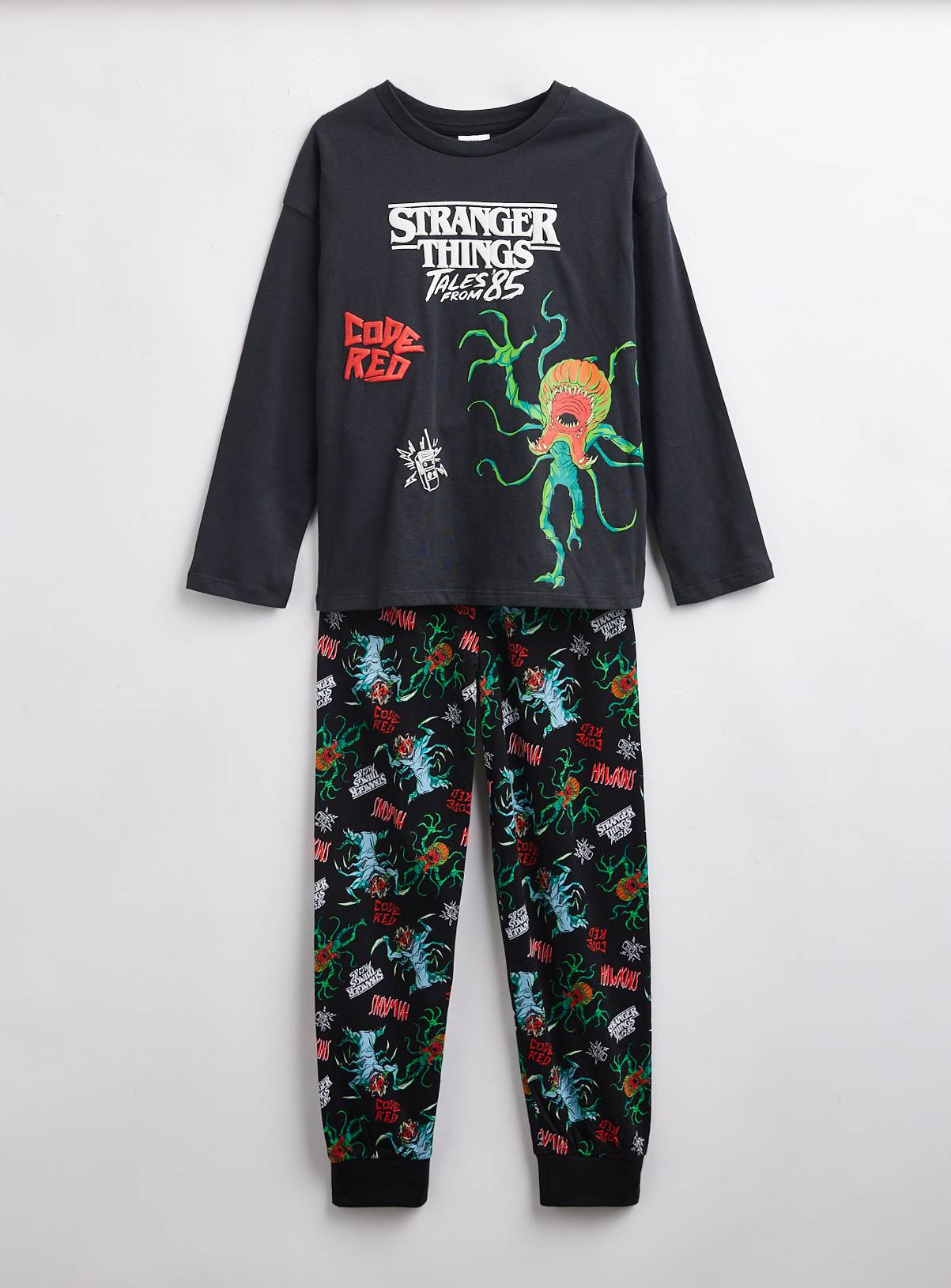 Stranger Things Pyjama Set 11-12 years - Image 1