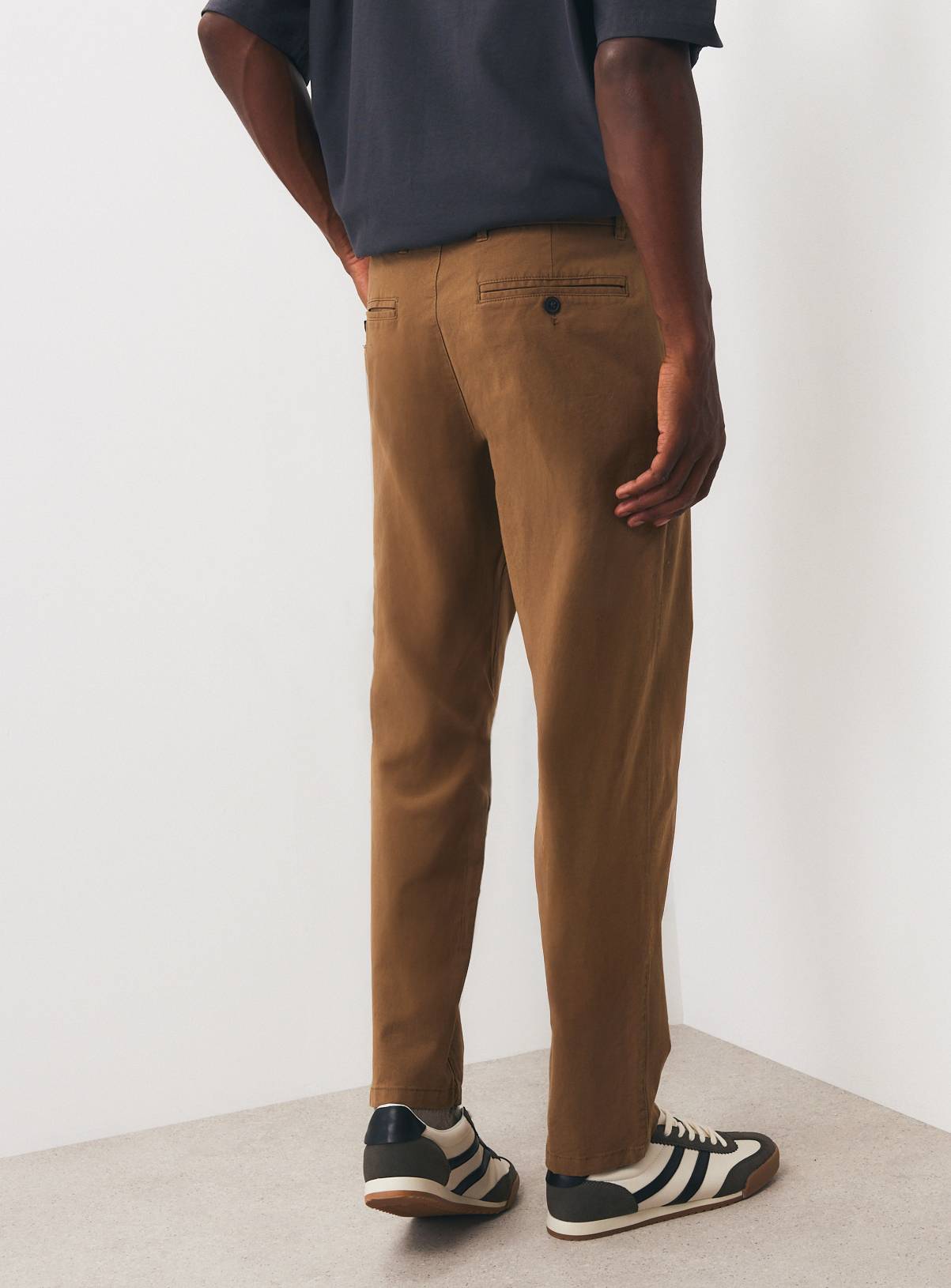 The Ultimate Chino Trousers 42S - Image 5