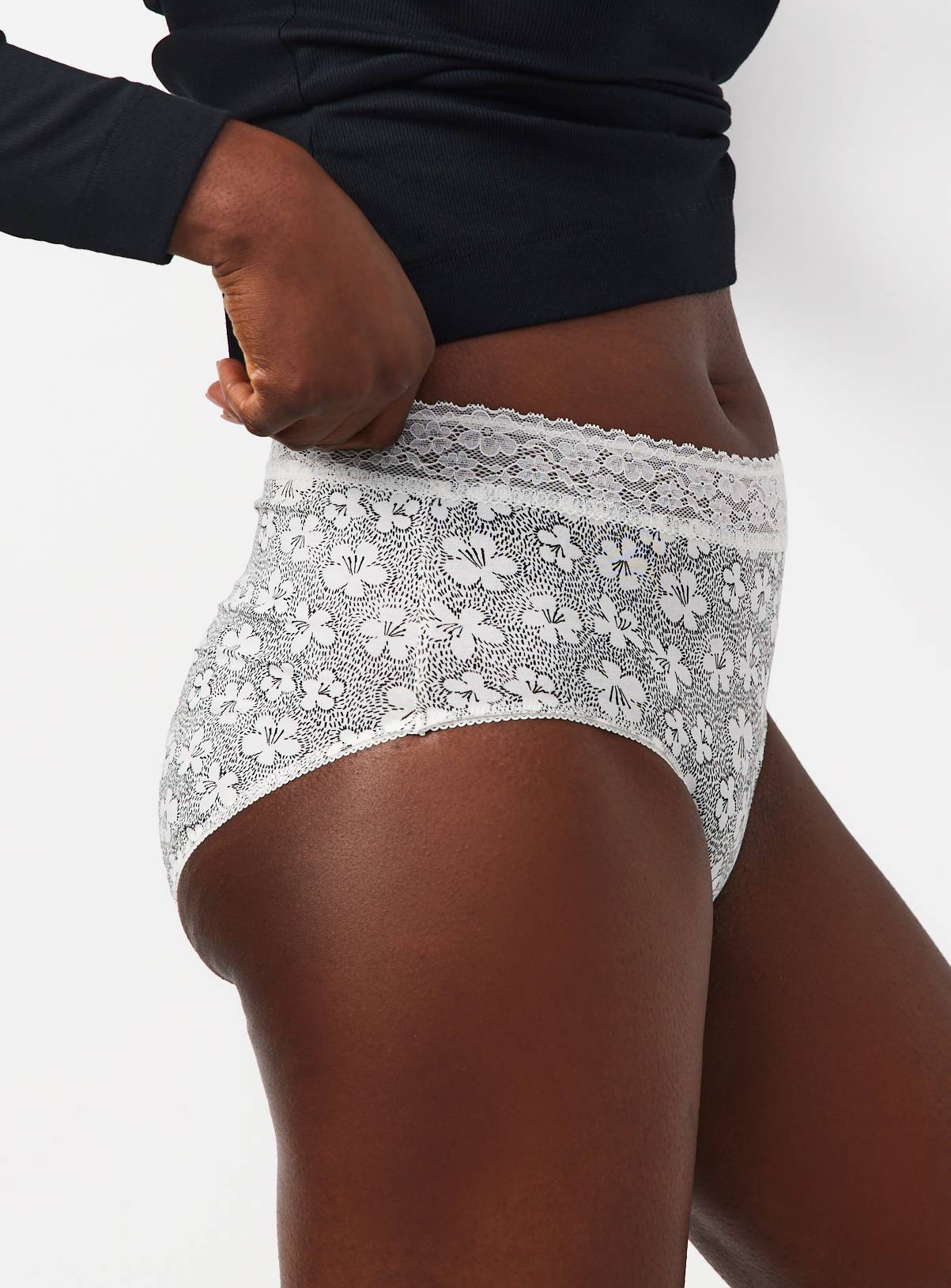 Mono Ditsy Print Lace Trim Full Briefs 5 Pack 22 - Image 2