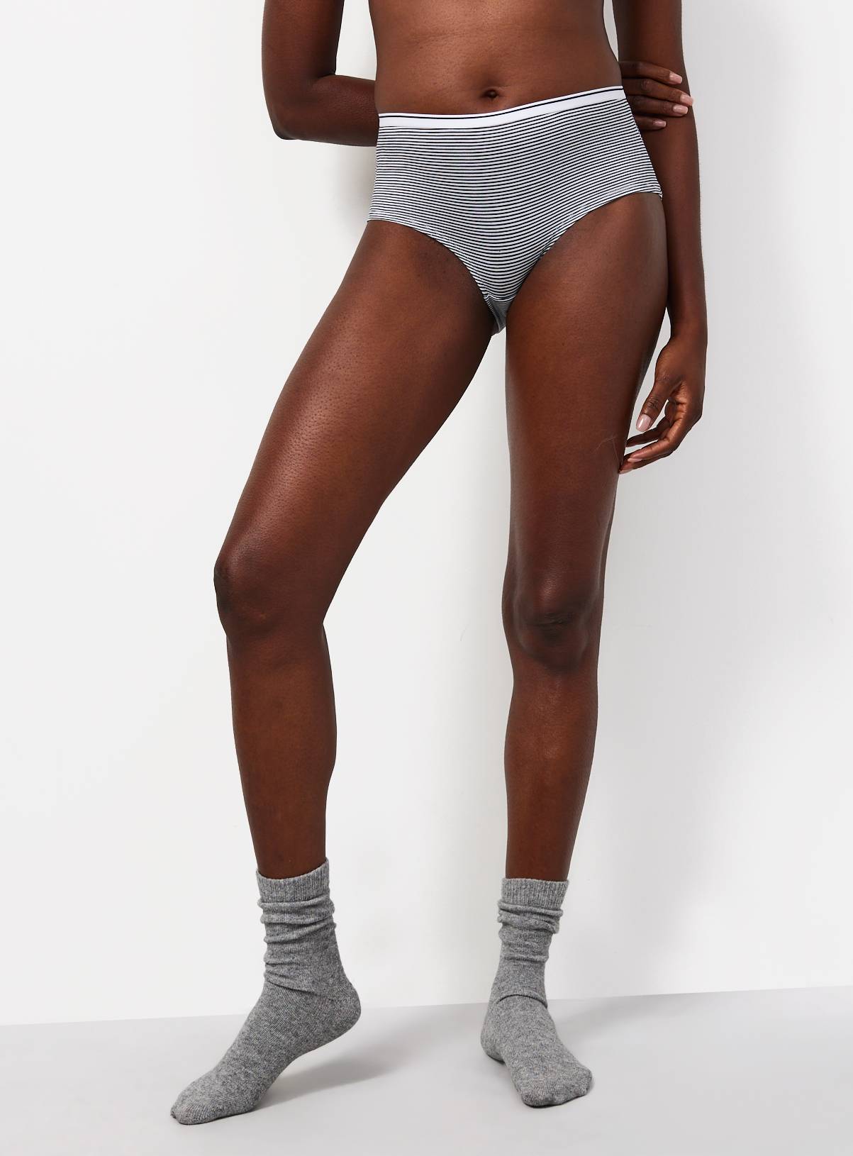 Mono Sporty Short Knickers 5 Pack 8 - Image 2