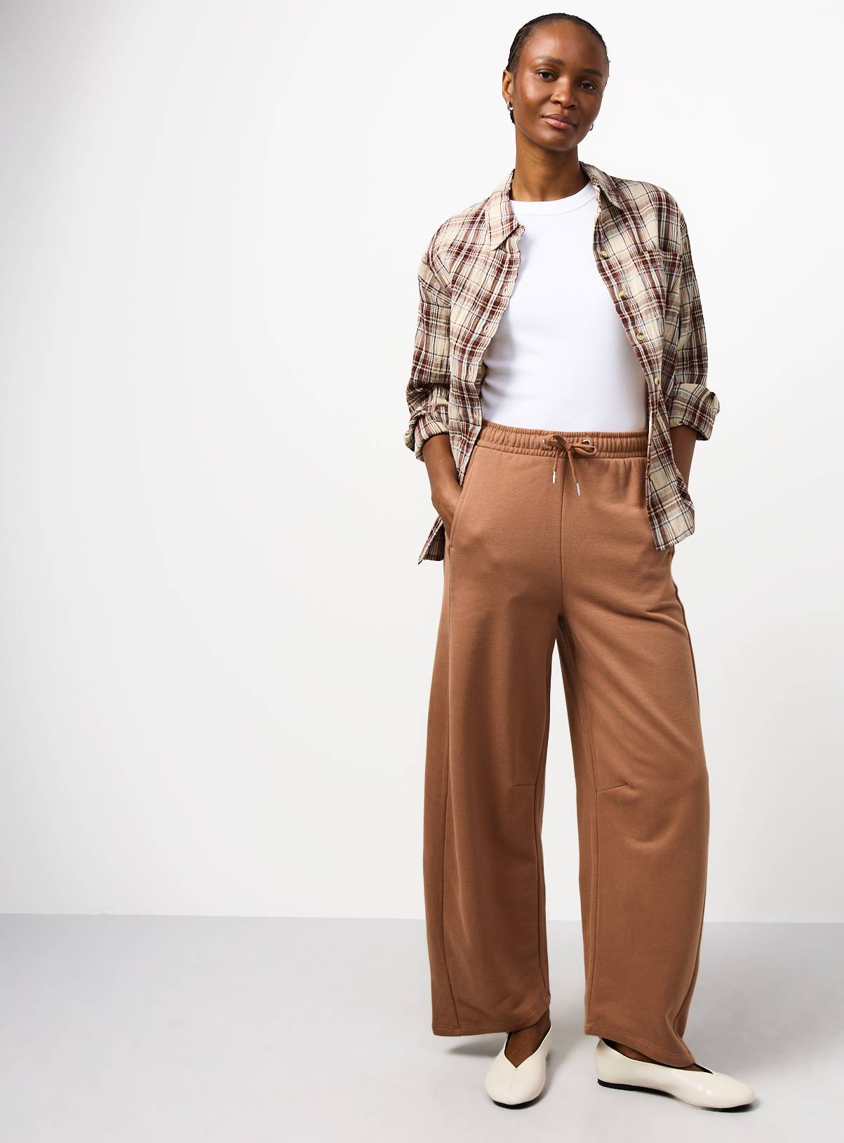 Tan Sweat Barrel Joggers XL - Image 2