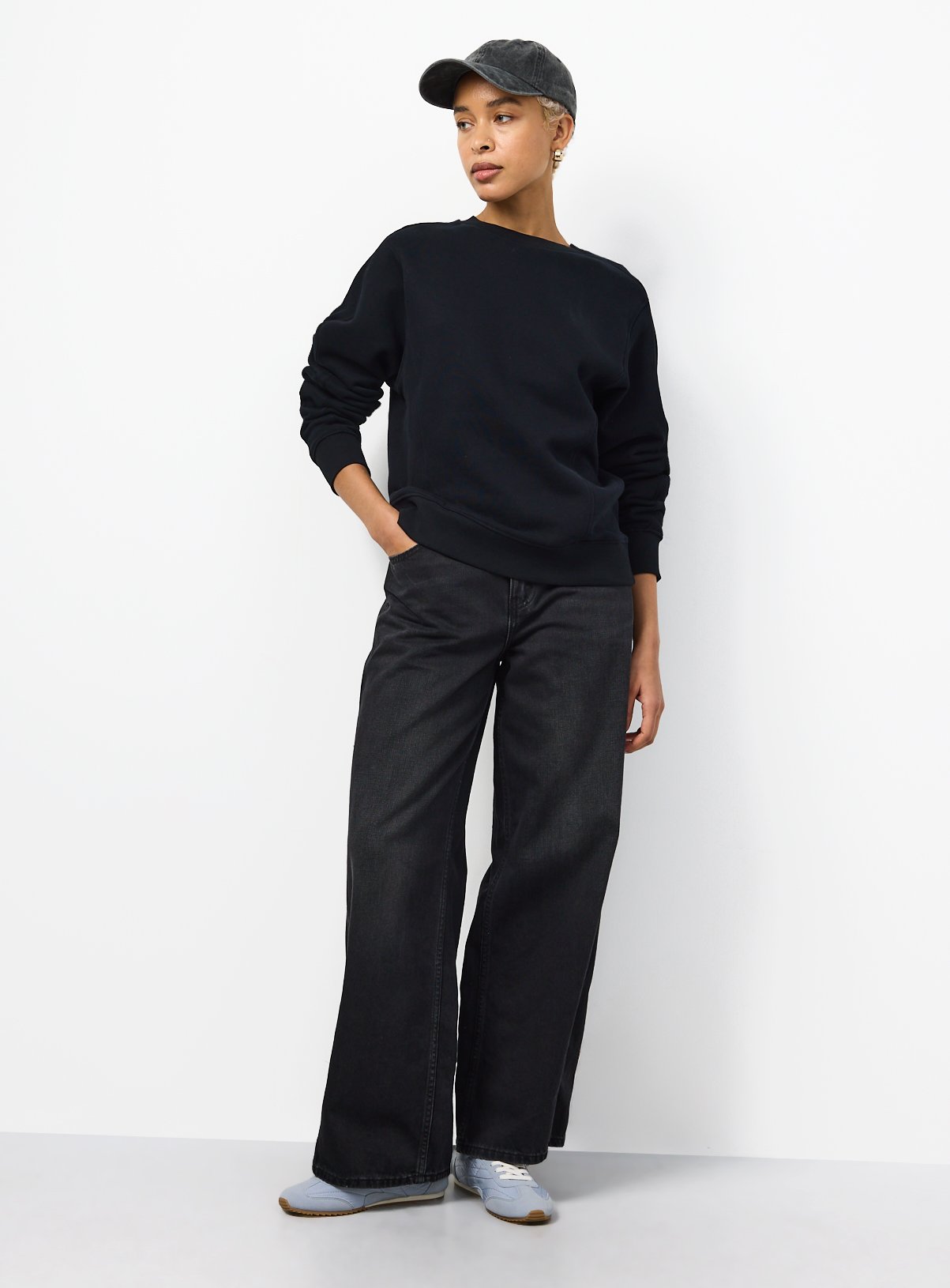 Black Pure Cotton Sweatshirt M - Image 2 thumbnail