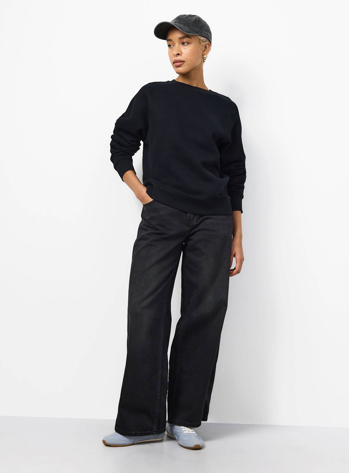 Black Pure Cotton Sweatshirt M - Image 2